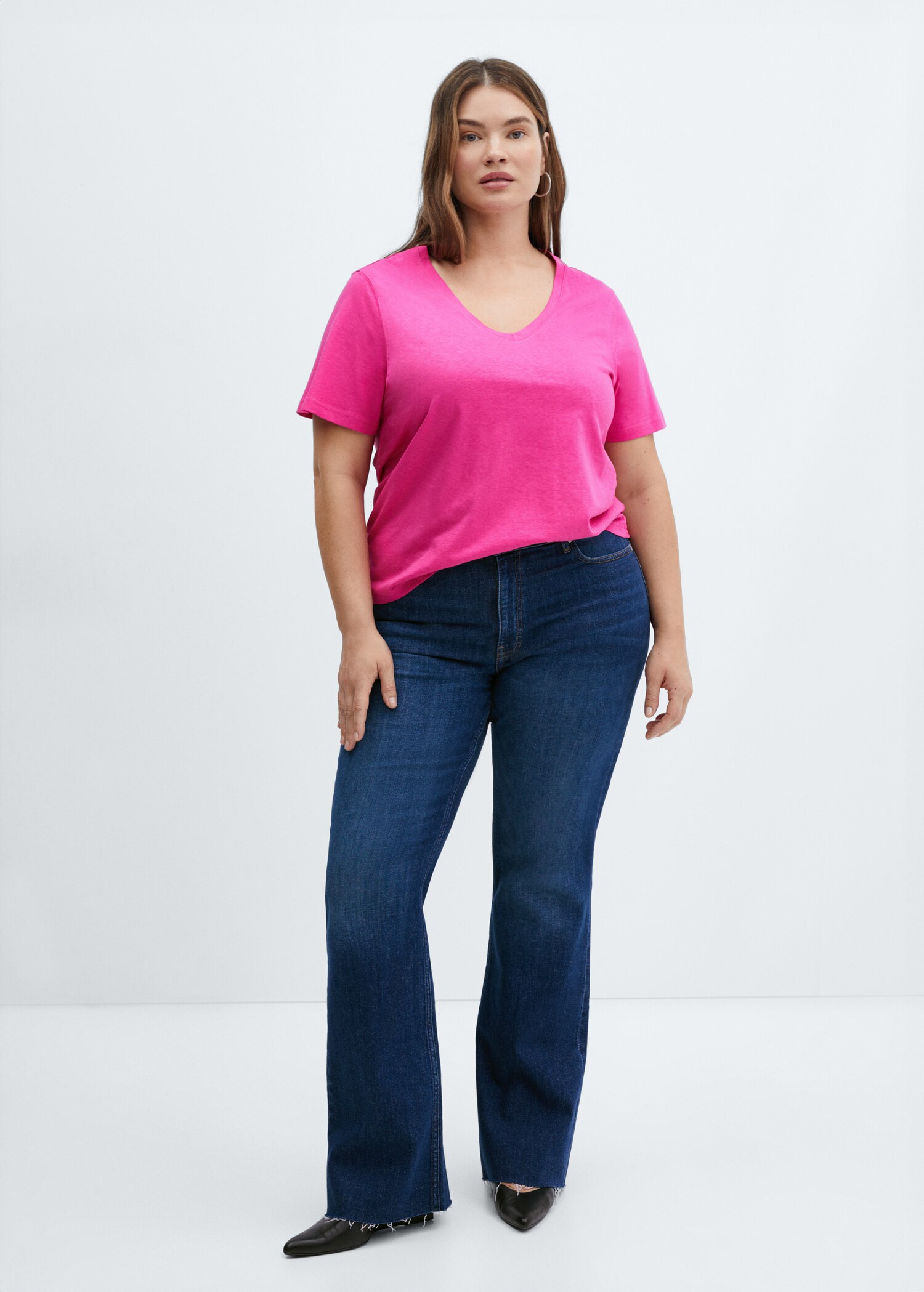 V-neck cotton T-shirt - Details of the article 3