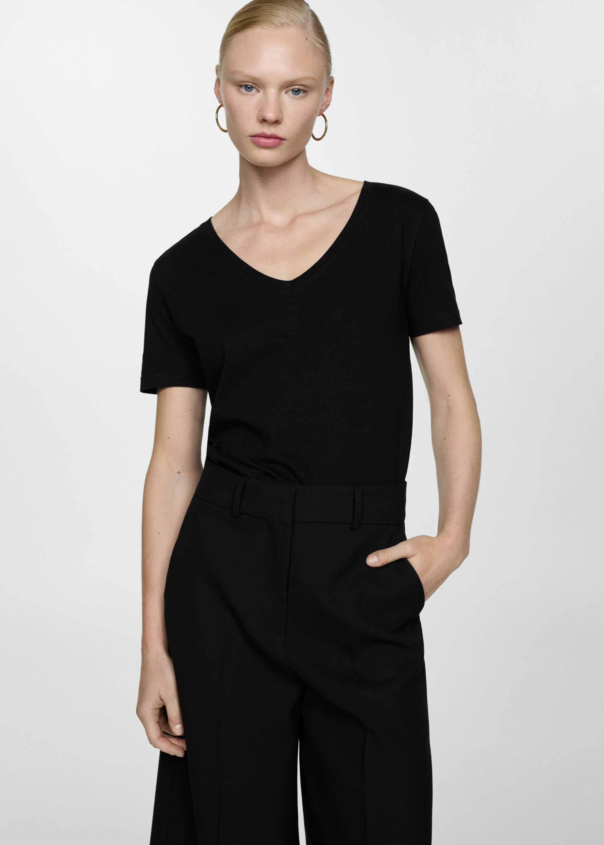 V-neck cotton T-shirt - Medium plane, Black. Ref: 67010466-00.