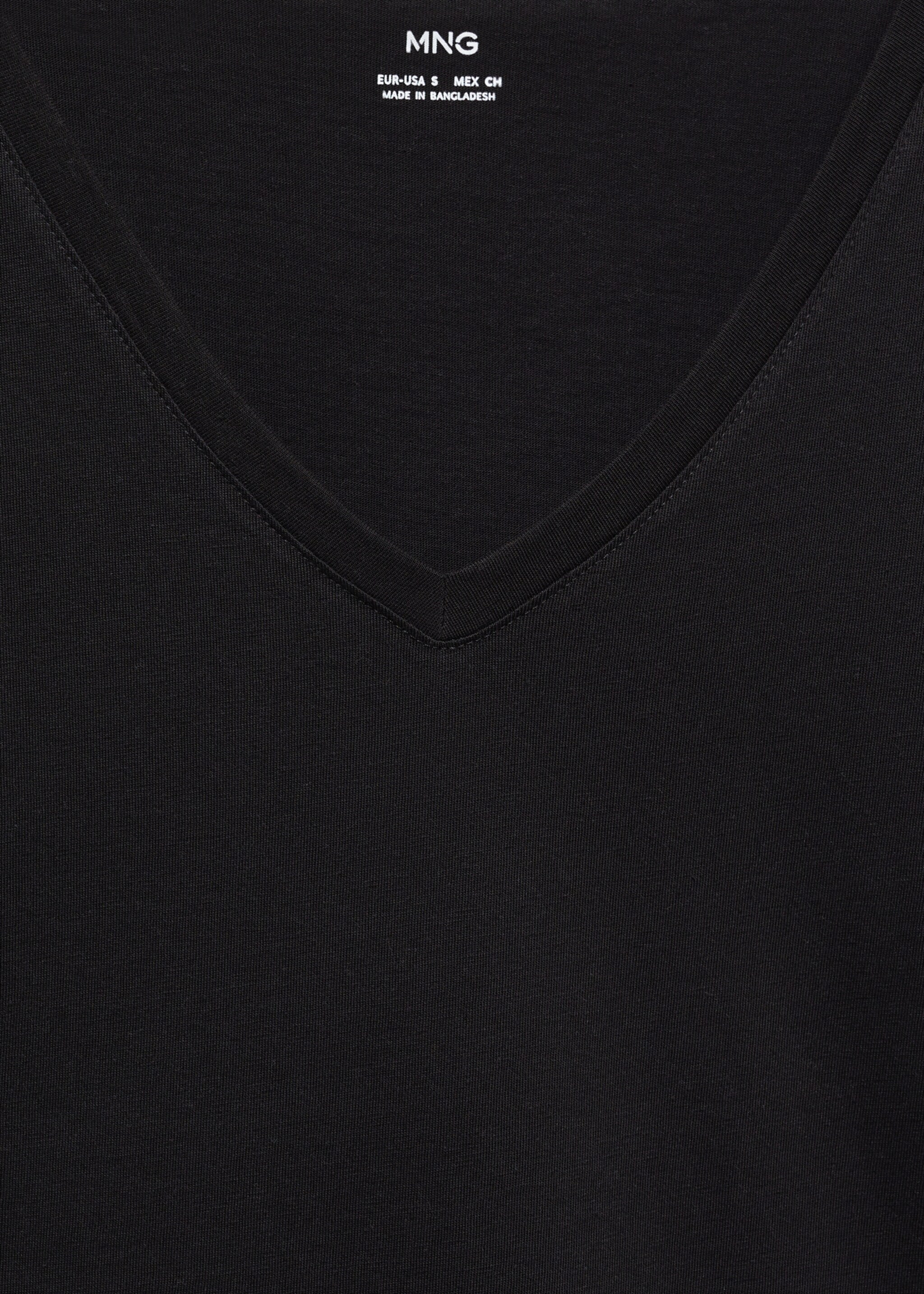 V-neck cotton T-shirt - Details of the article 8, Black. Ref: 67010466-00.
