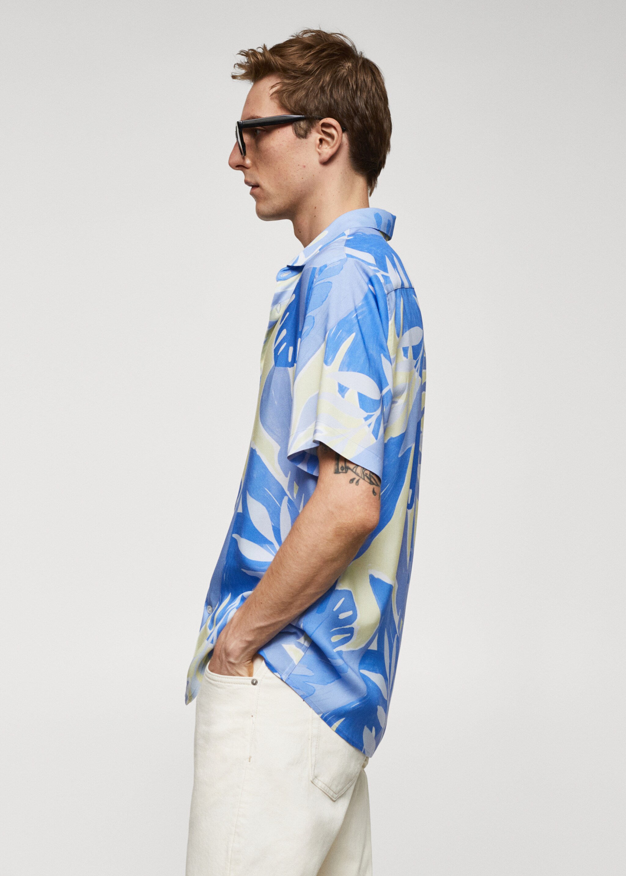 Camisa regular fit fluída estampada - Detalle del artículo 2