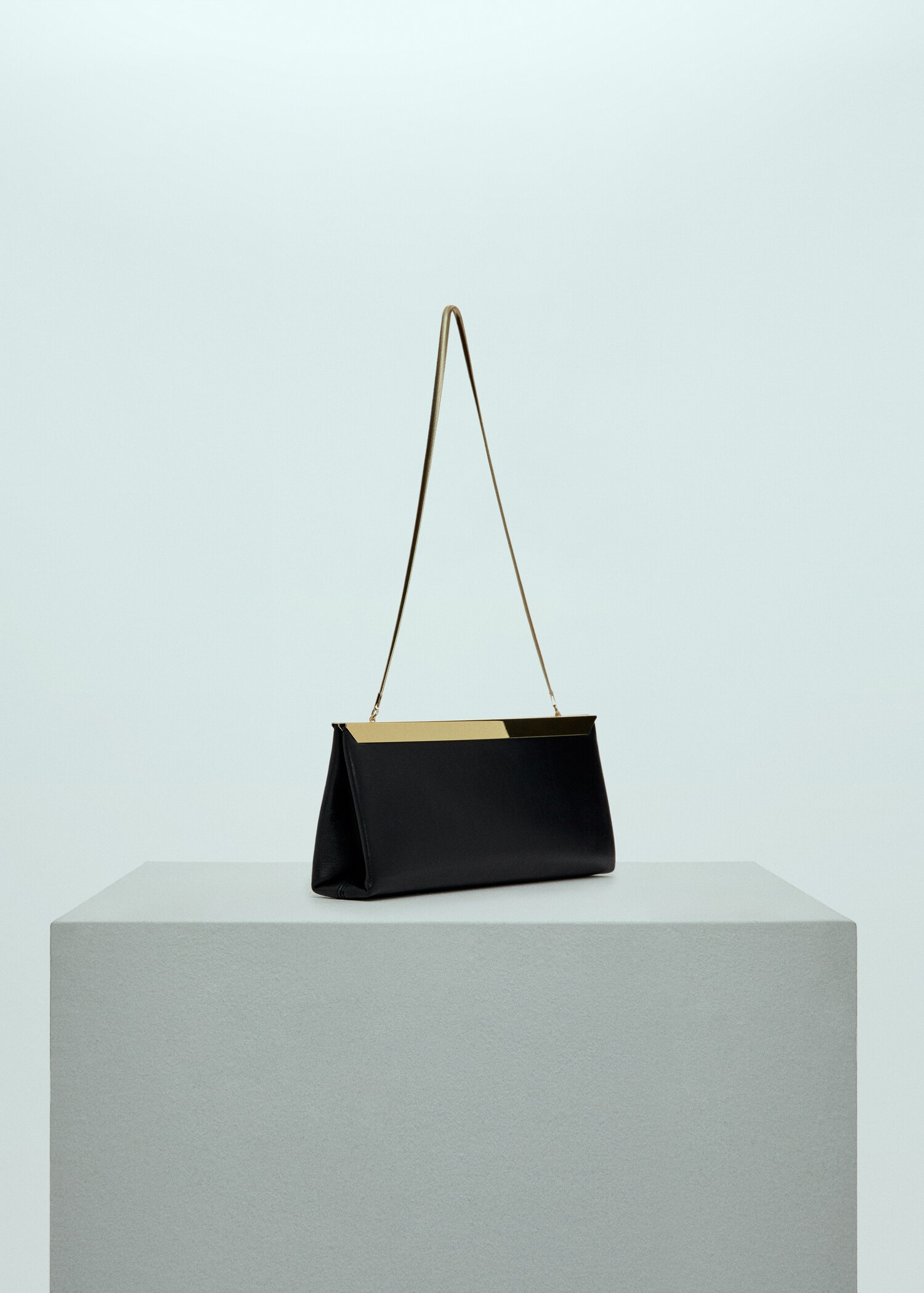 Leather clutch bag with metal chain - Medium plane
