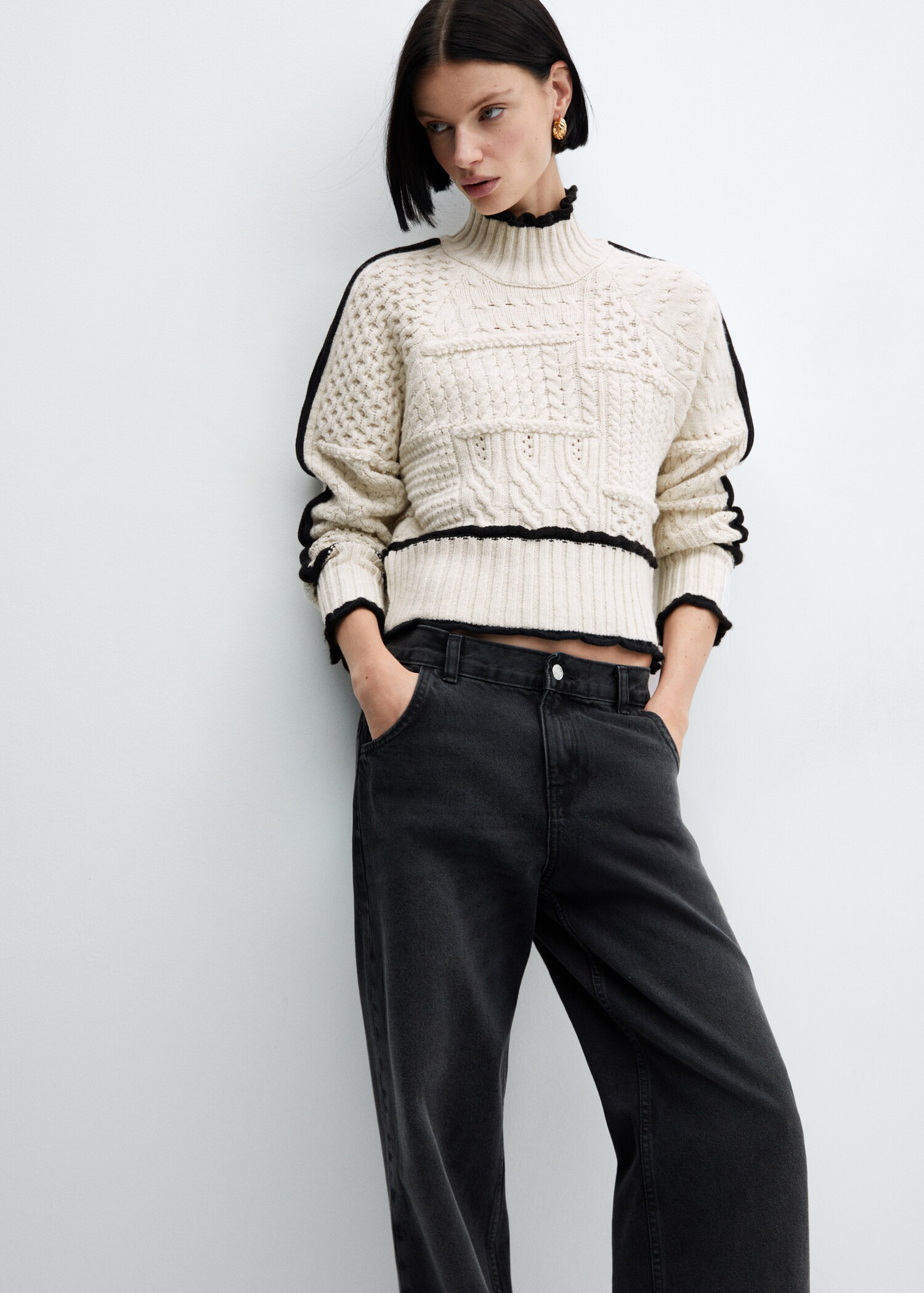Cable-knit sweater with contrasting trim - Details of the article 4