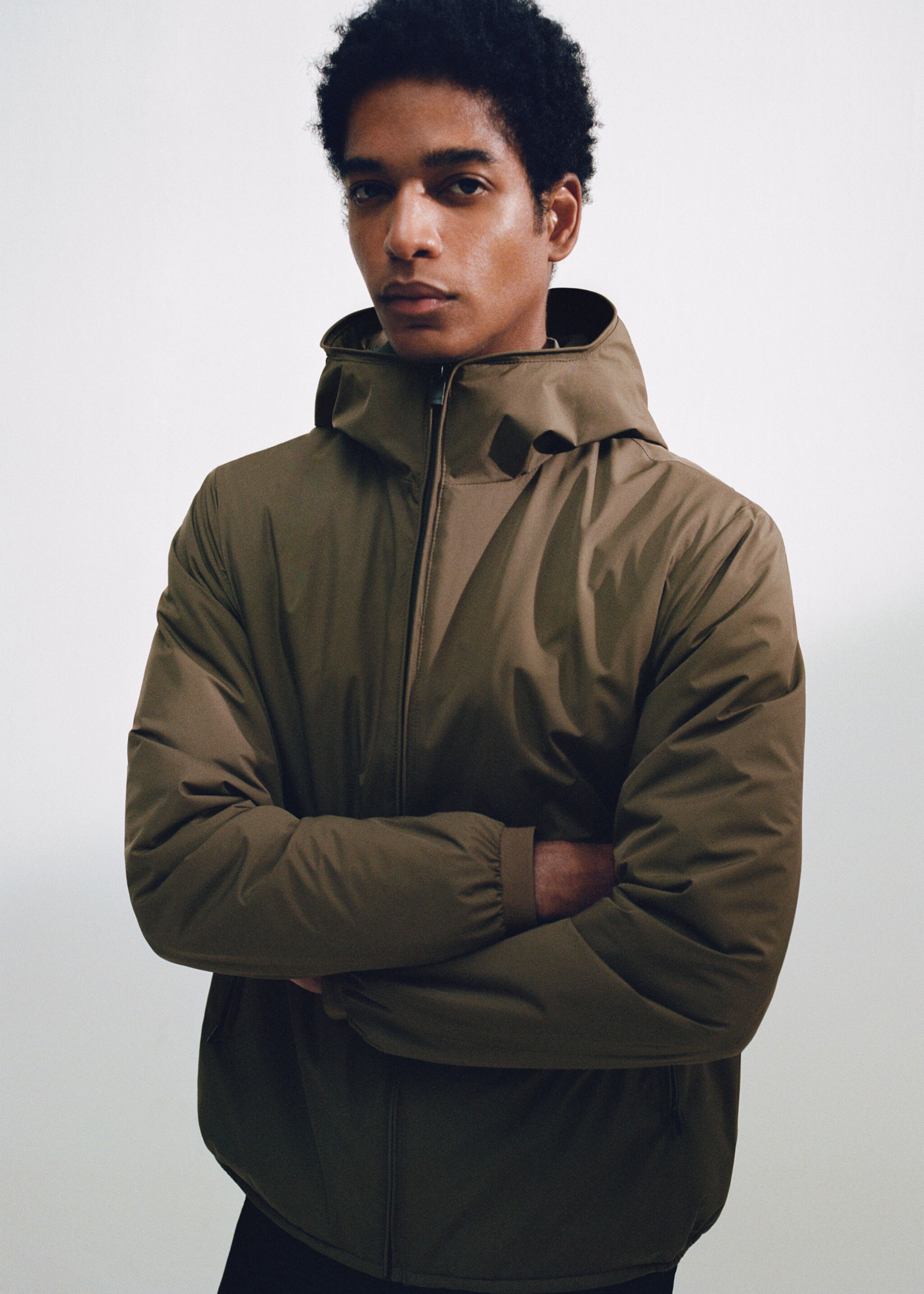Water-repellent hooded quilted jacket - Details of the article 7, Khaki. Ref: 67010628-00.