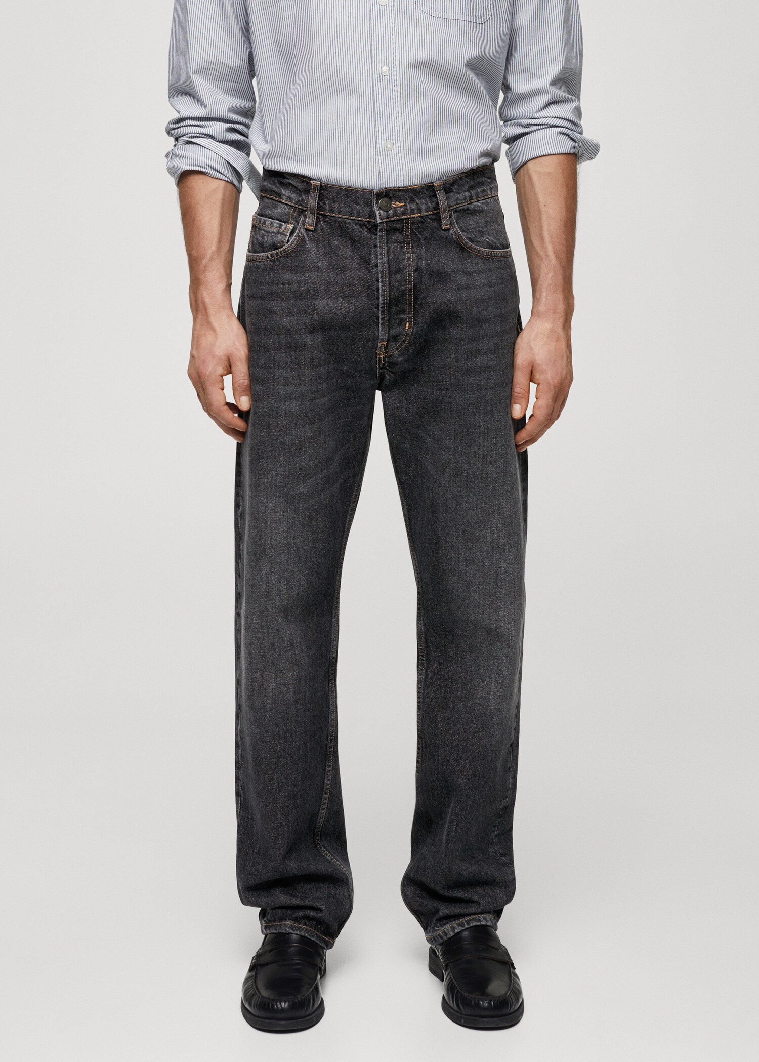 Relaxed Fit-Jeans mit dunkler Waschung - Mittlere Ansicht