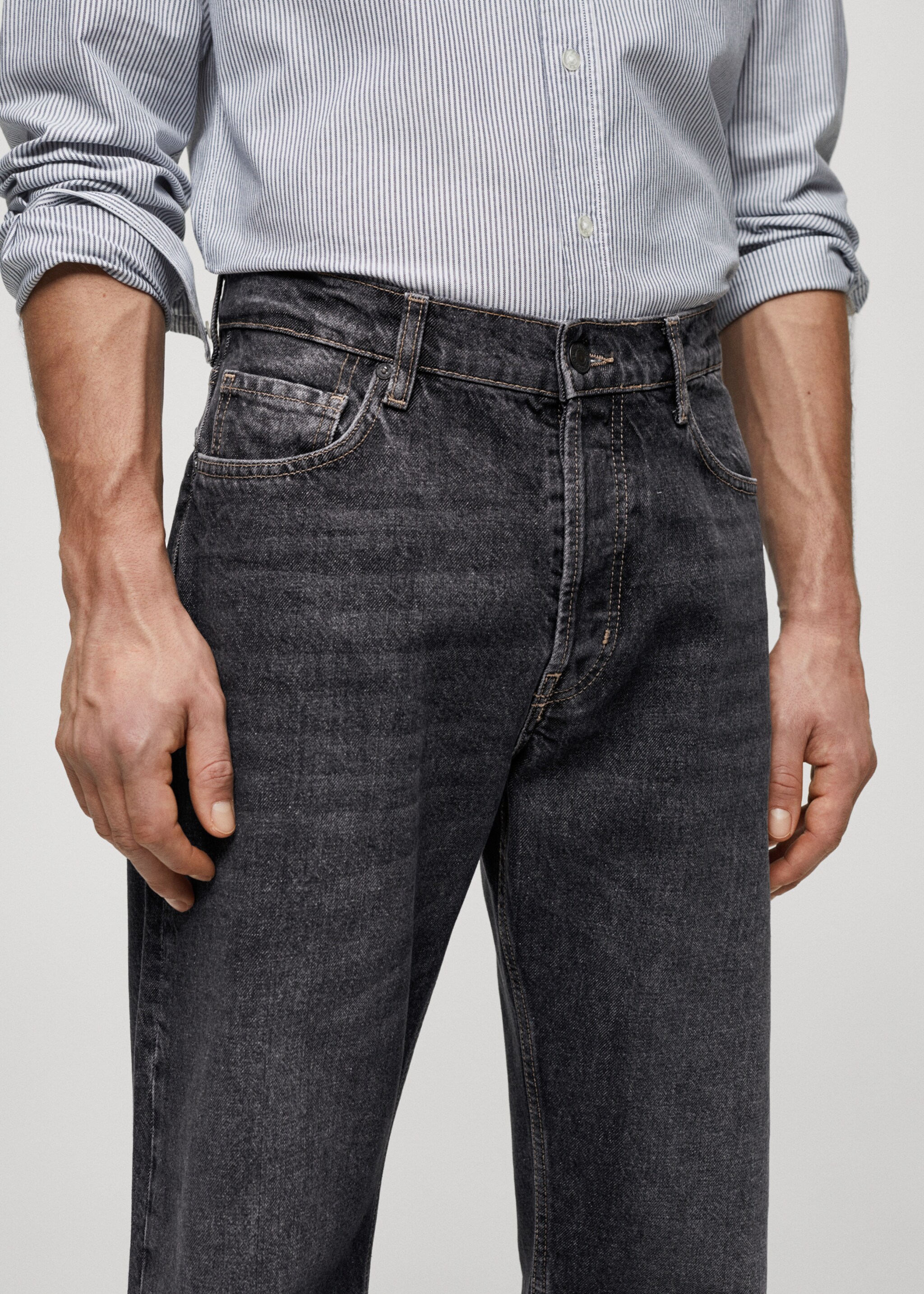 Relaxed-fit dark wash jeans - Details of the article 1