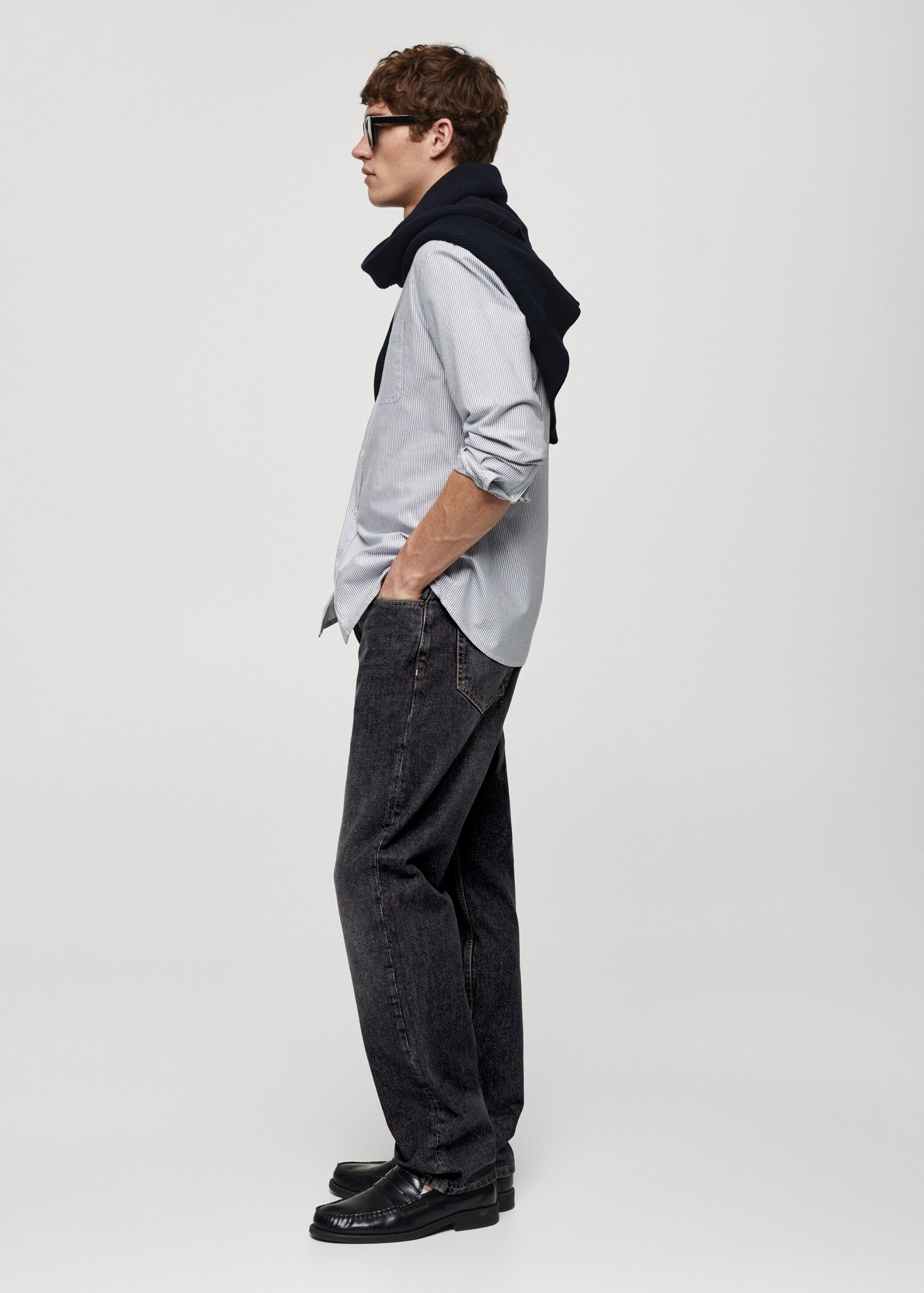 Relaxed Fit-Jeans mit dunkler Waschung - Detail des Artikels 2