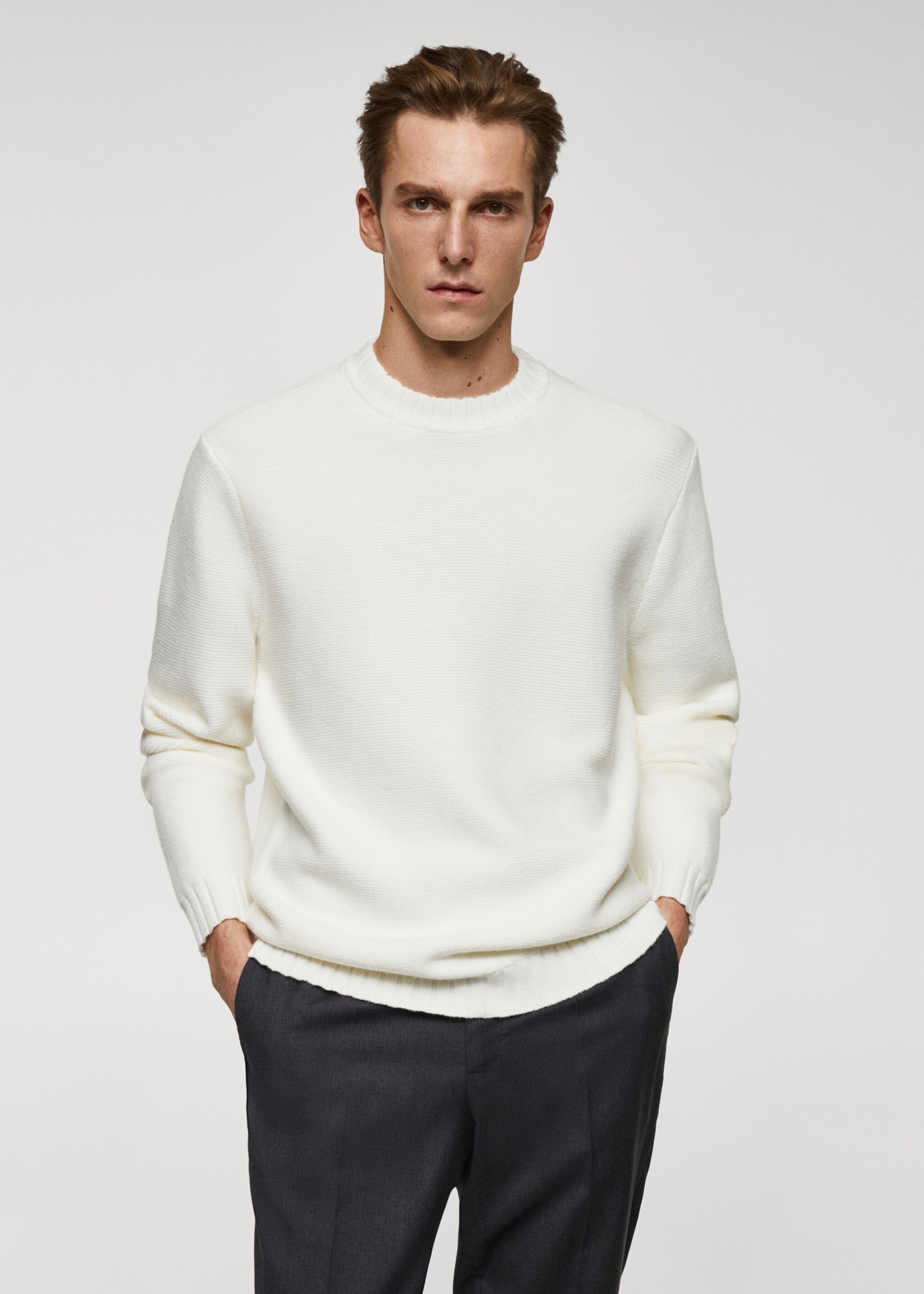 Knitted sweater with ribbed details - Medium plane