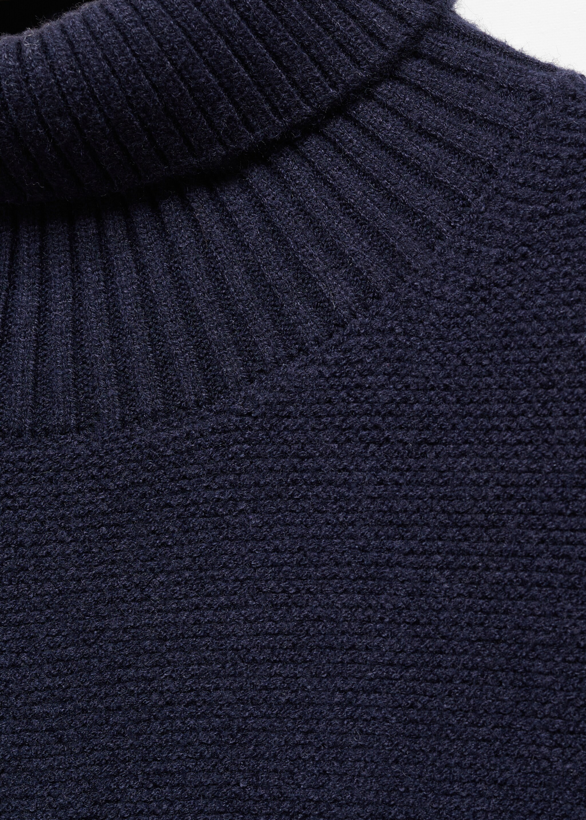 Pulover din tricot cu guler înalt - Detaliu al articolului 8