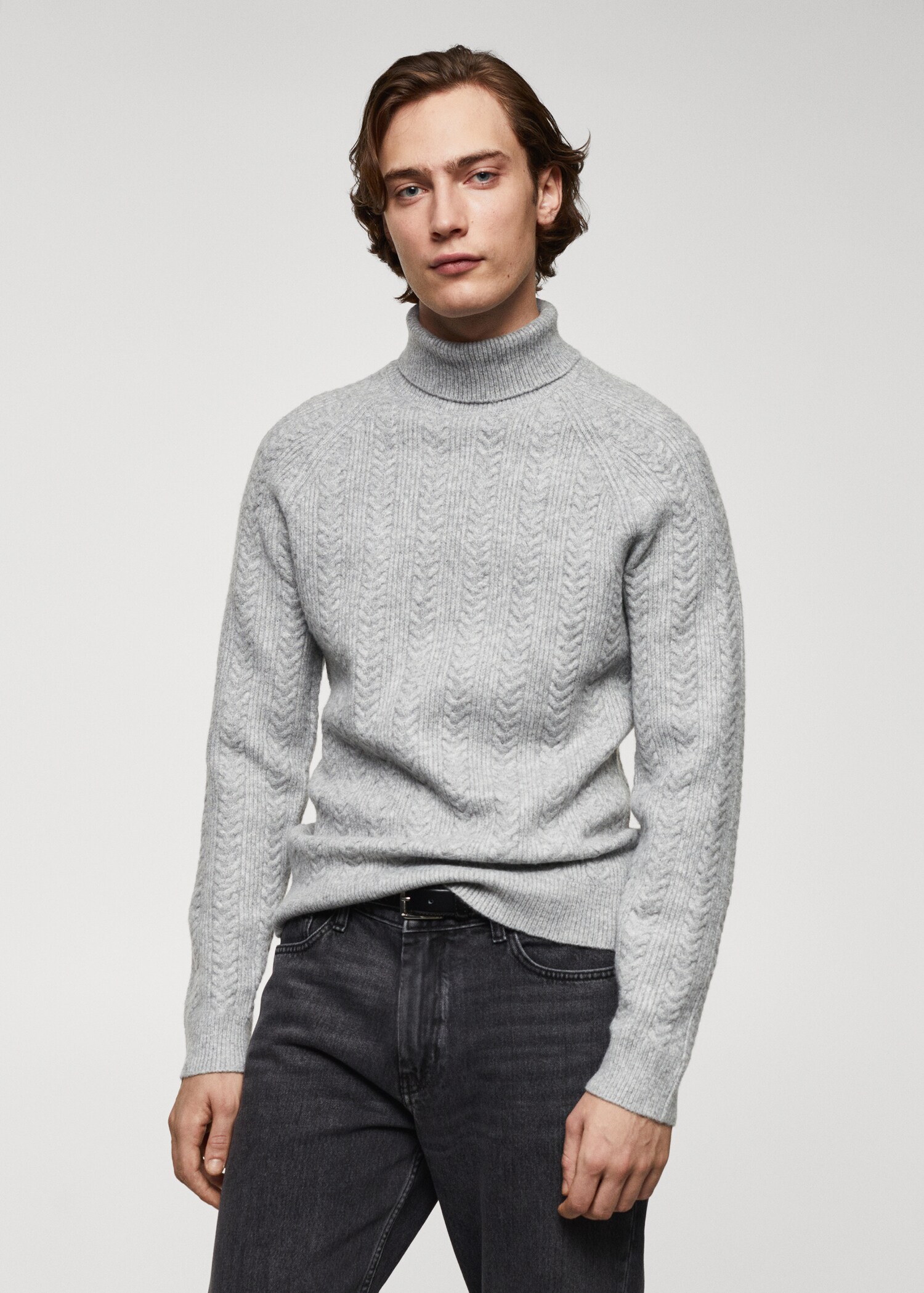 Pull-over torsades col roulé - Plan moyen