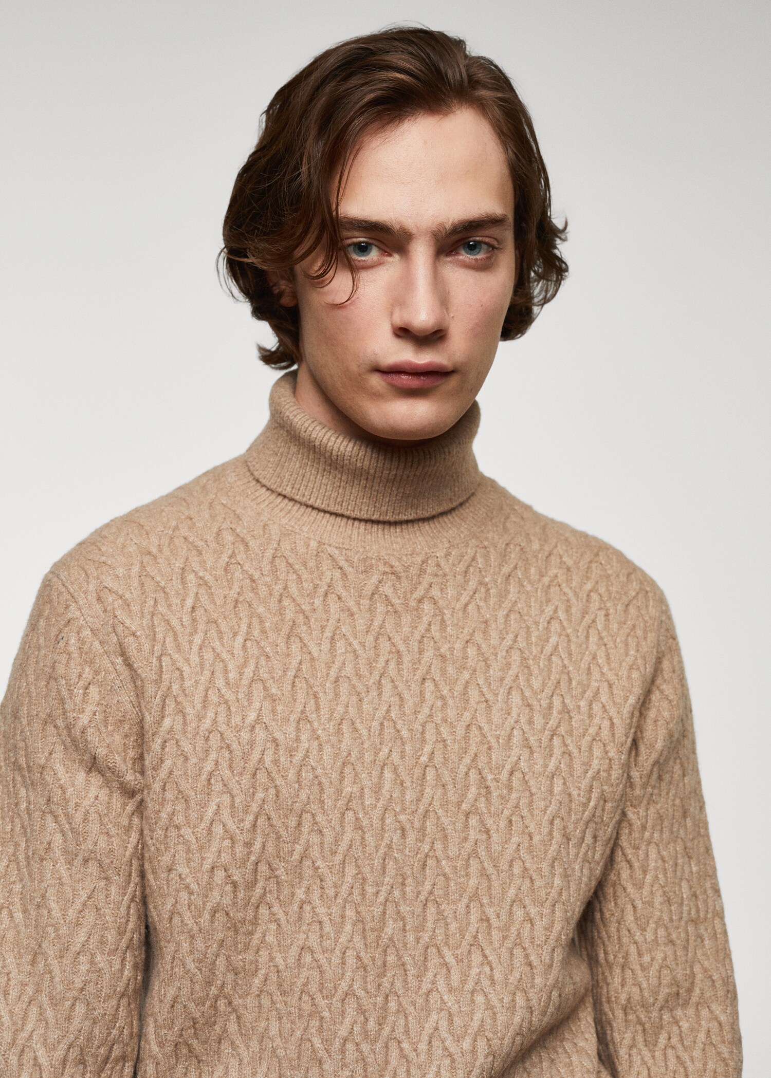 Rollkragenpullover mit Zopfmuster - Detail des Artikels 1