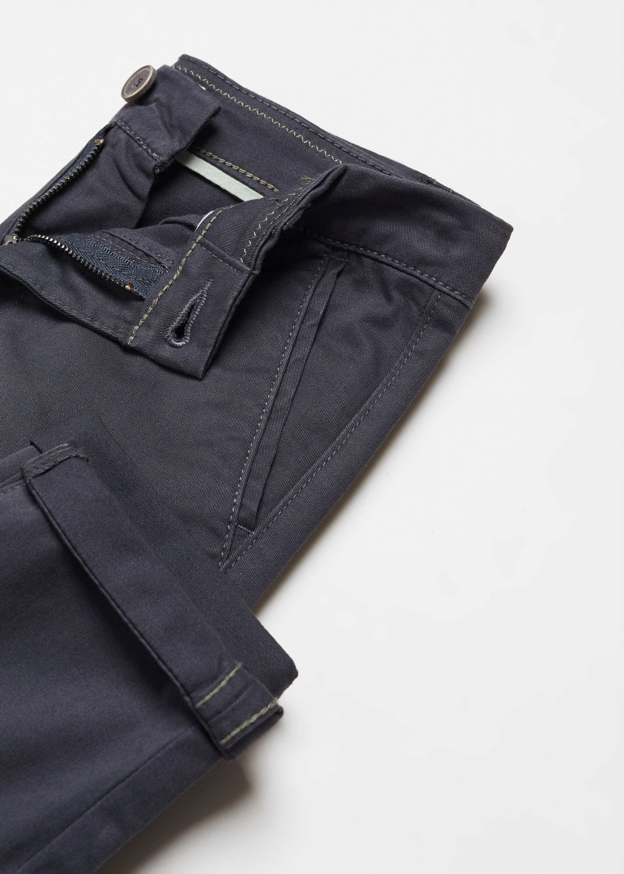 Cotton chinos - Details of the article 8, Medium Grey. Ref: 67010662-00.