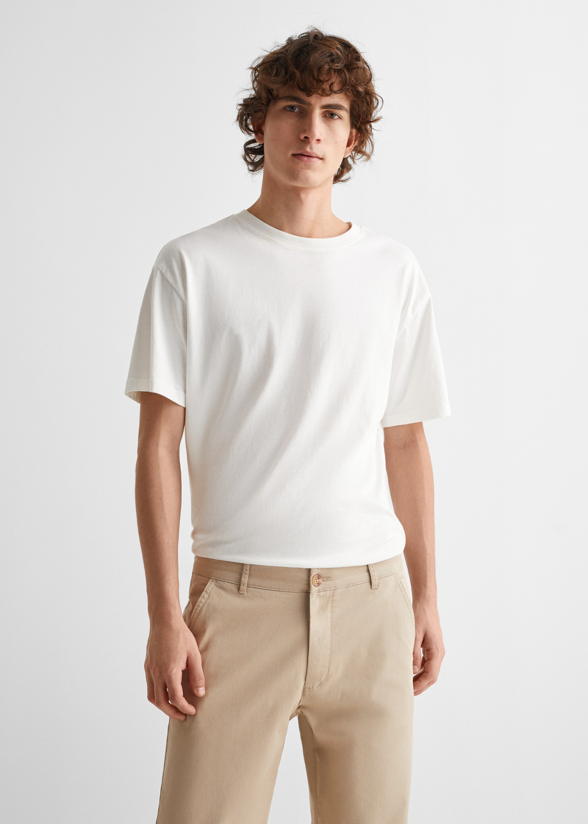 Pantalón chino algodón - Plano medio, Beige. Ref: 67010665-00.