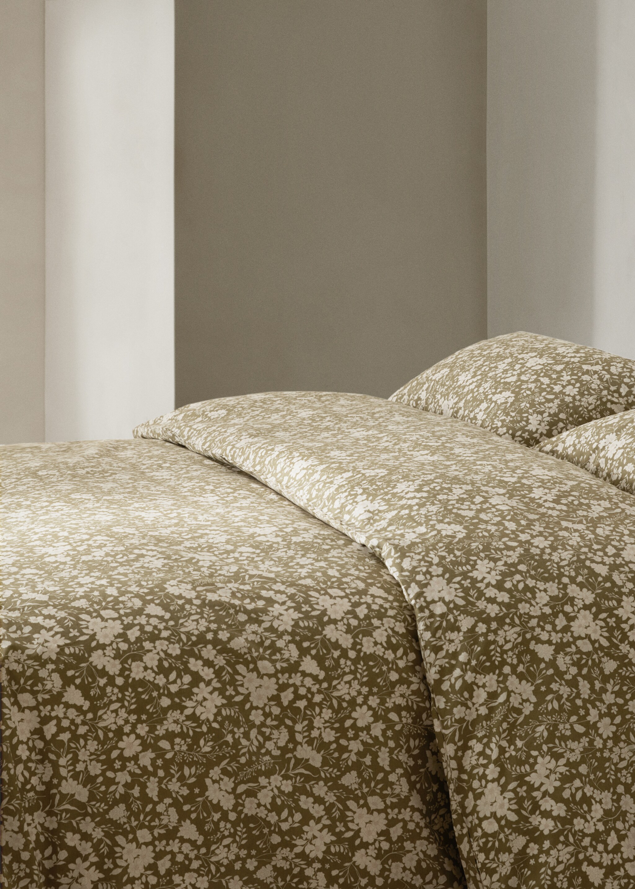 Multi-flower cotton duvet cover for queen bed - Details of the article 7, Green. Ref: 67010692-00.