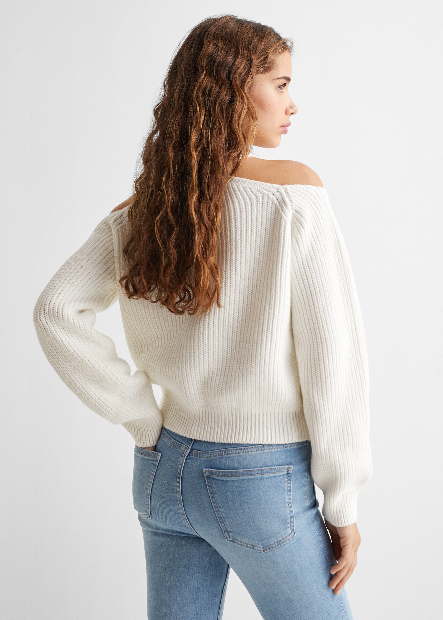 Off shoulders sweater - Reverse of the article