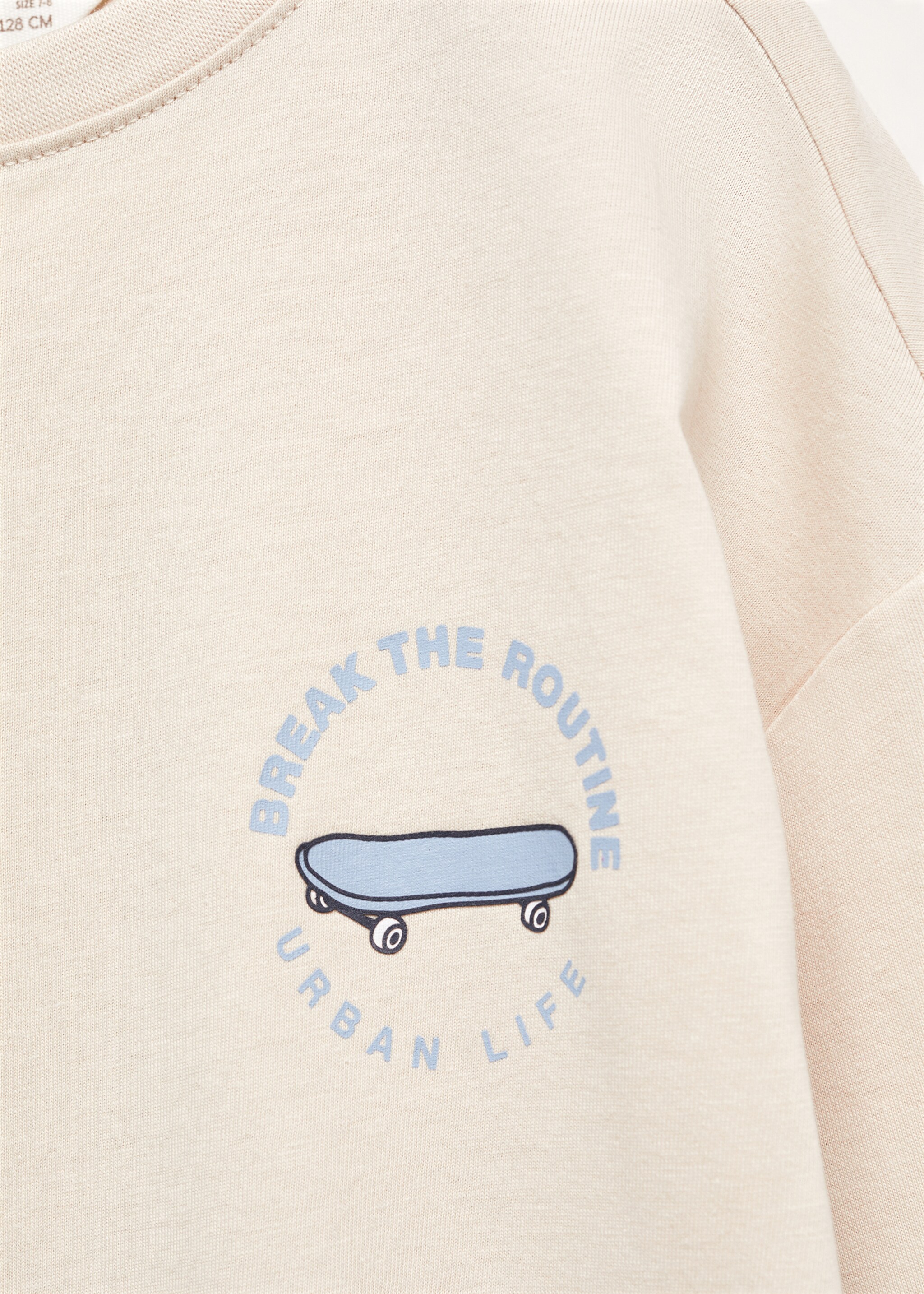 Printed long sleeve t-shirt - Details of the article 8, Sand. Ref: 67012923-00.