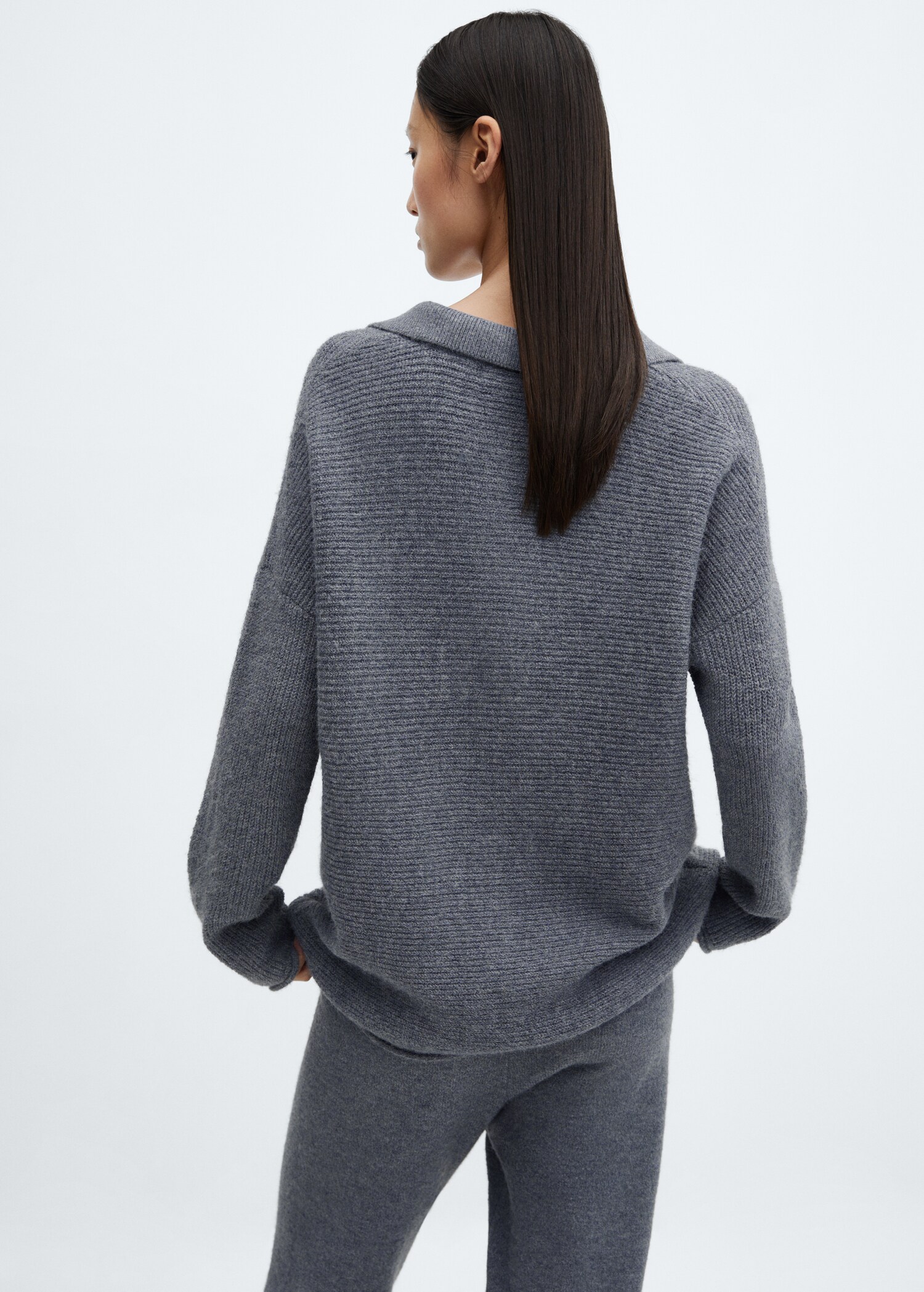 Oversized knitted sweater - Reverse of the article
