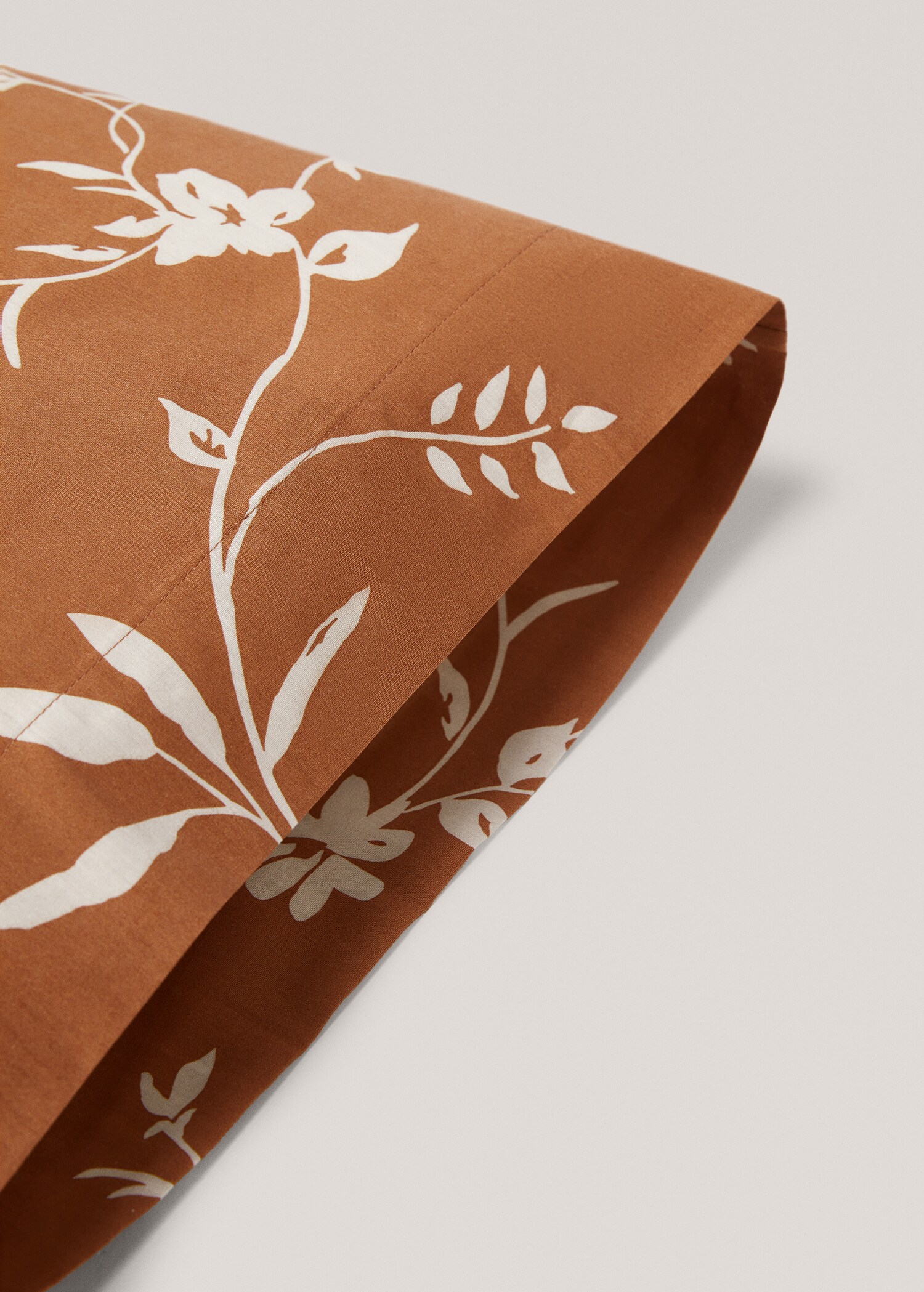 Large floral pillowcase 45x110cm - Details of the article 2