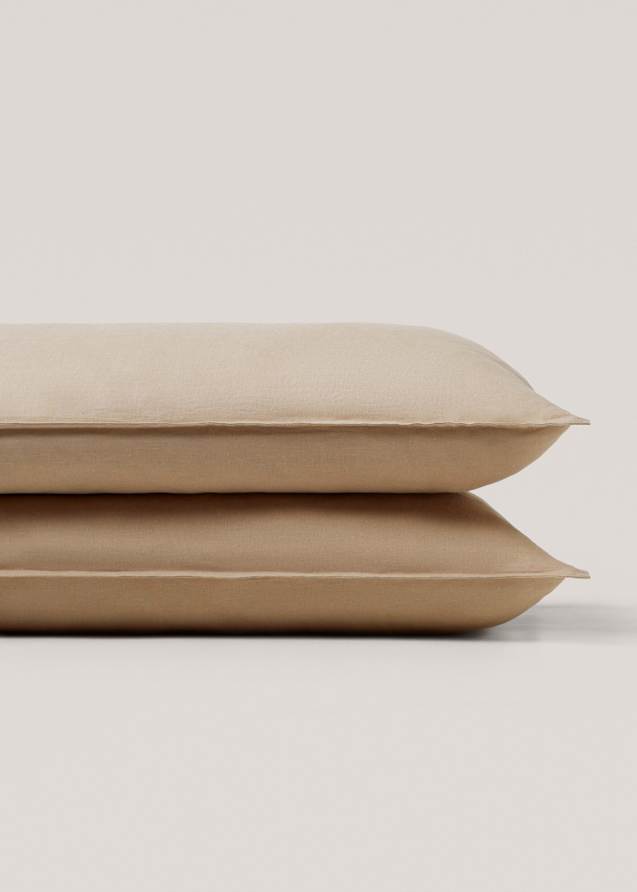 Linen pillowcase 50x75cm - Details of the article 3, Medium Brown. Ref: 67014061-00.