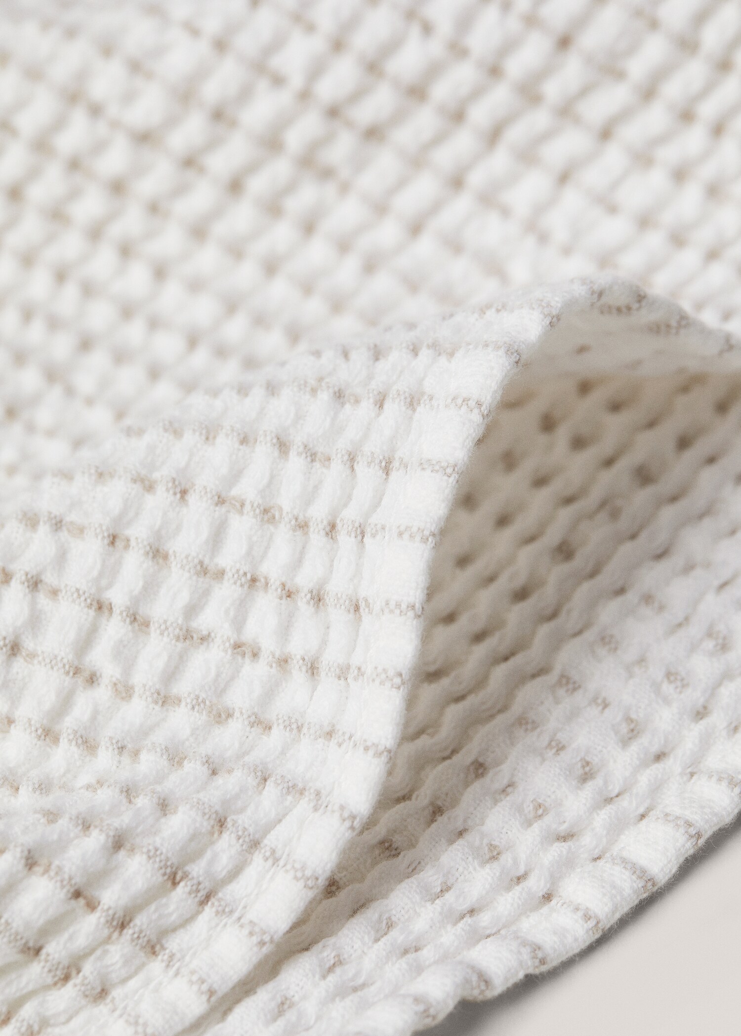 Texturiertes Handtuch mit Streifenmuster 50 x 90 cm - Detail des Artikels 1