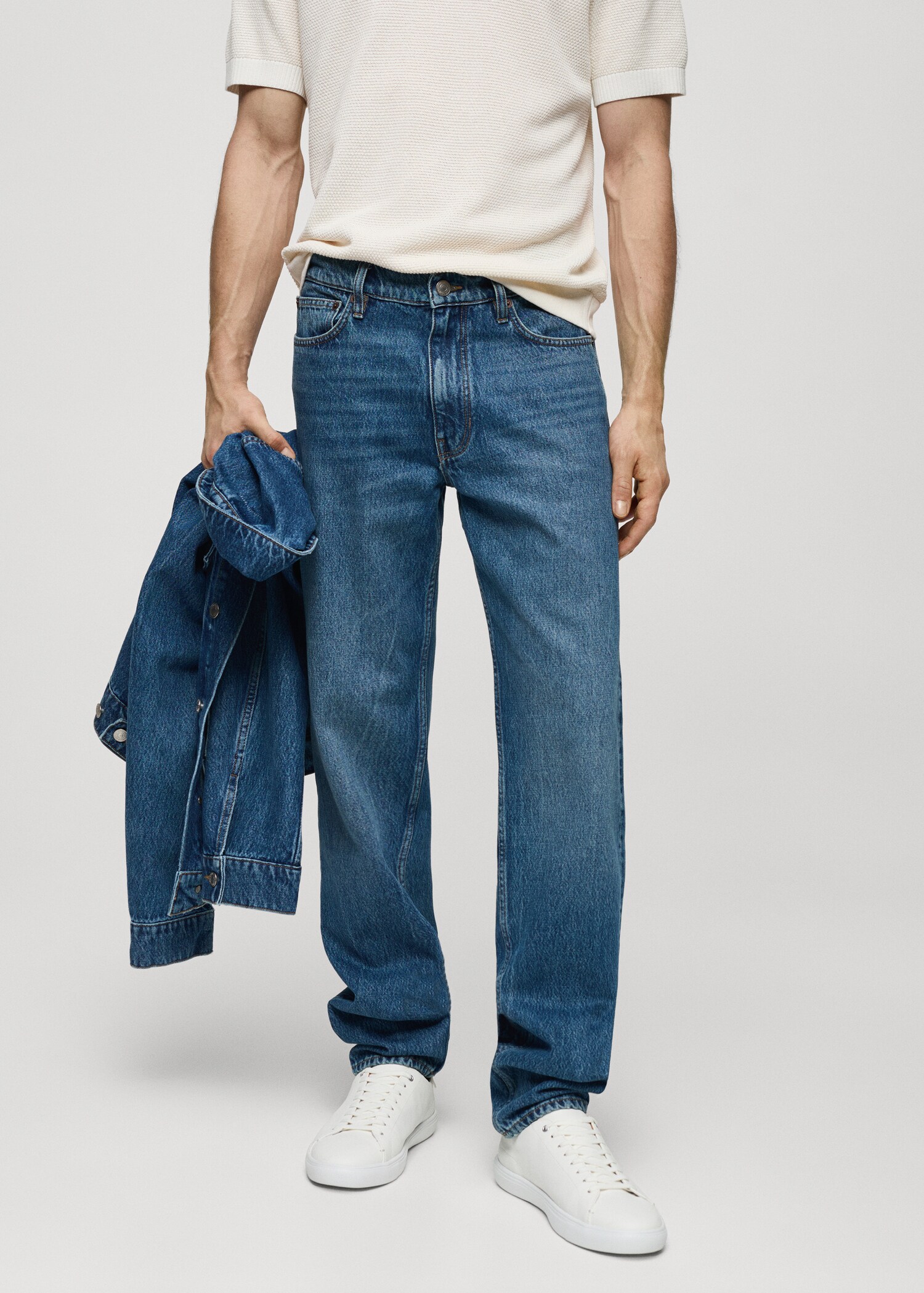 Jeans straight fit lavado medio - Plano medio