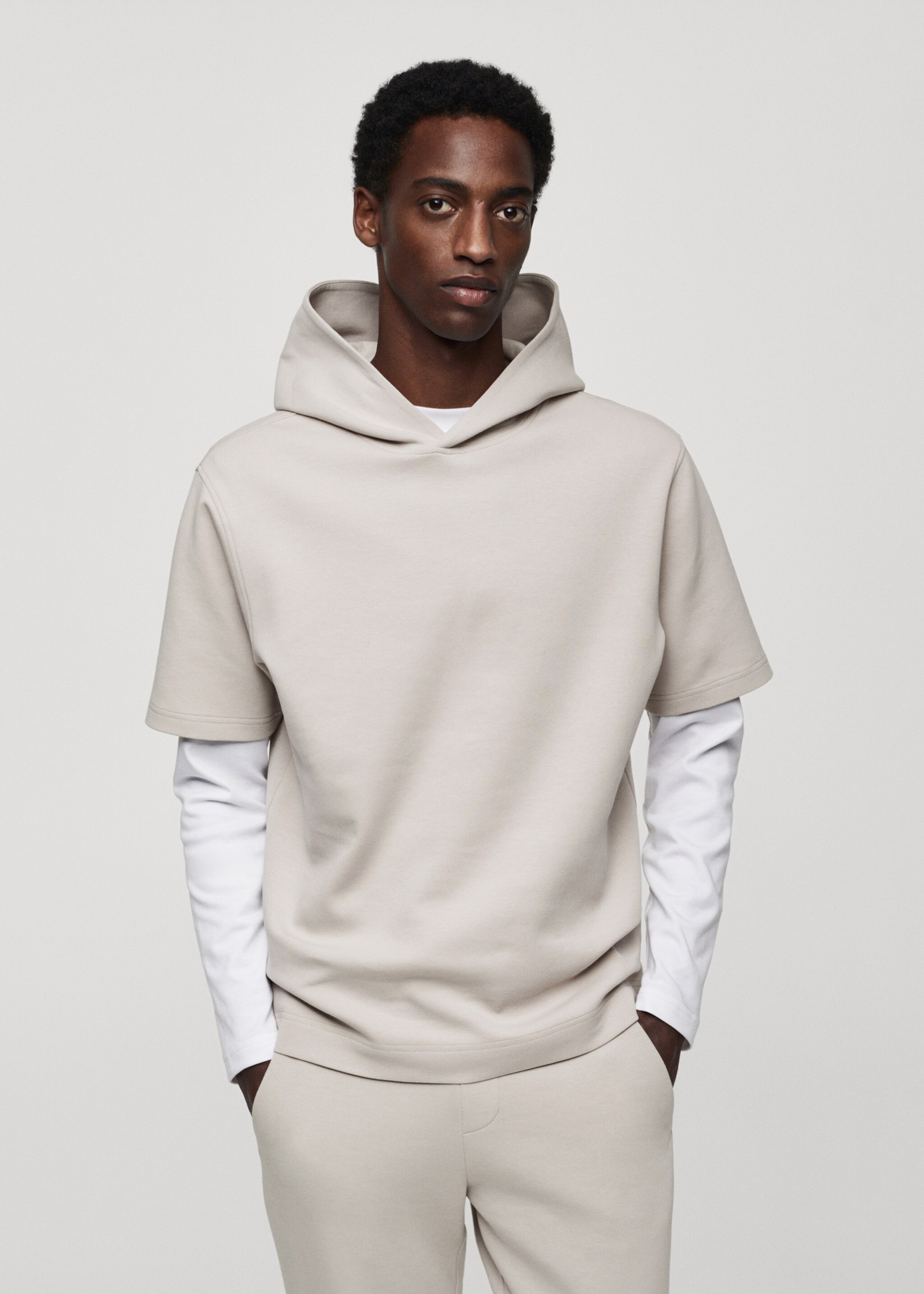 Short-sleeved hooded sweatshirt - Medium plane