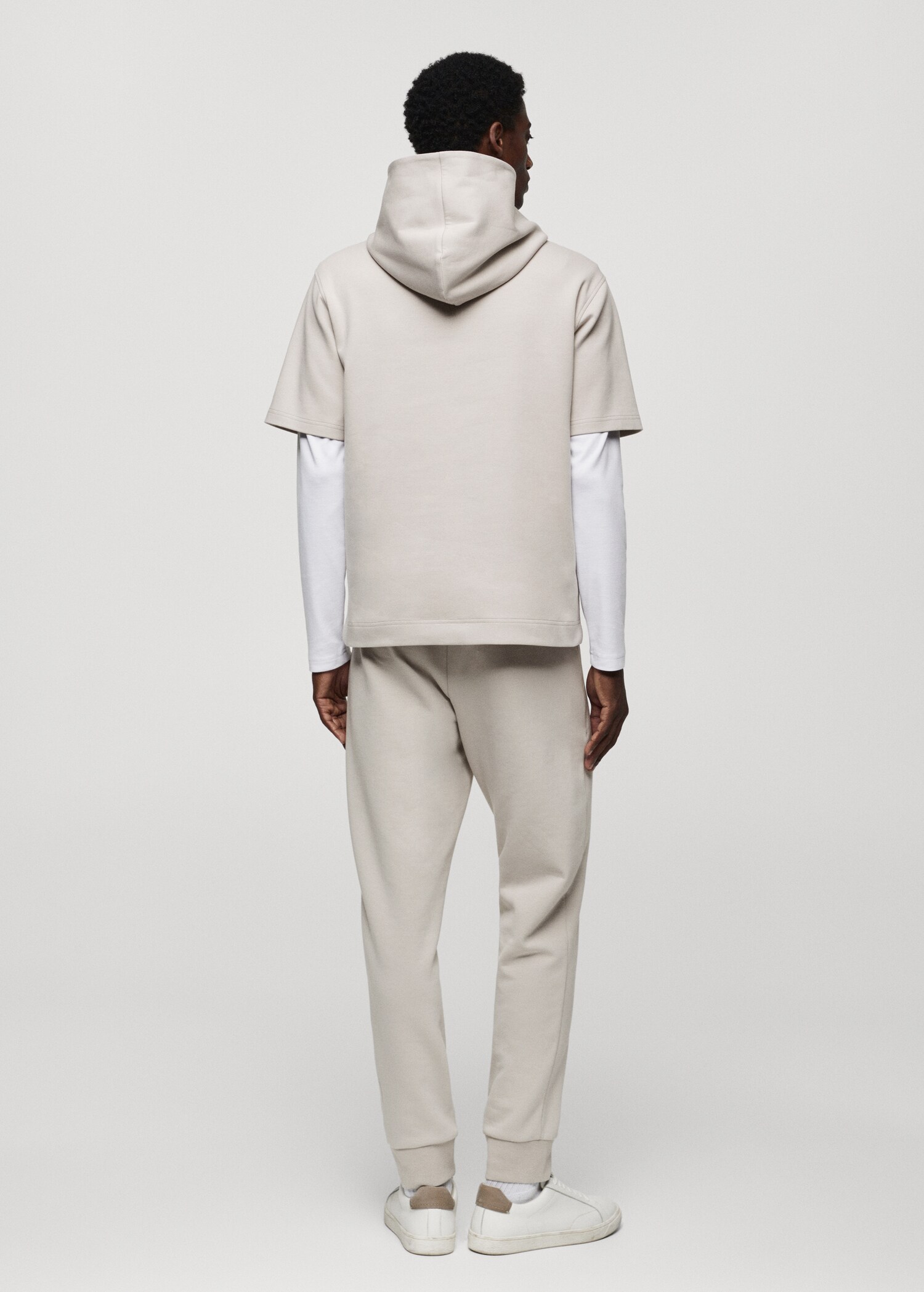 Kurzarm-Sweatshirt mit Kapuze - Rückseite des Artikels
