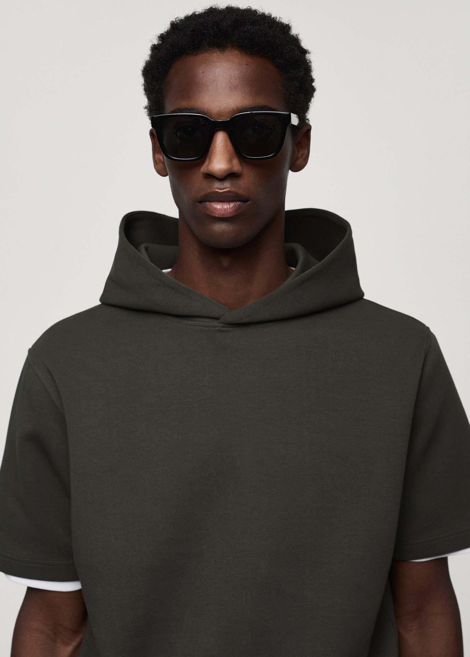 Kurzarm-Sweatshirt mit Kapuze - Detail des Artikels 1