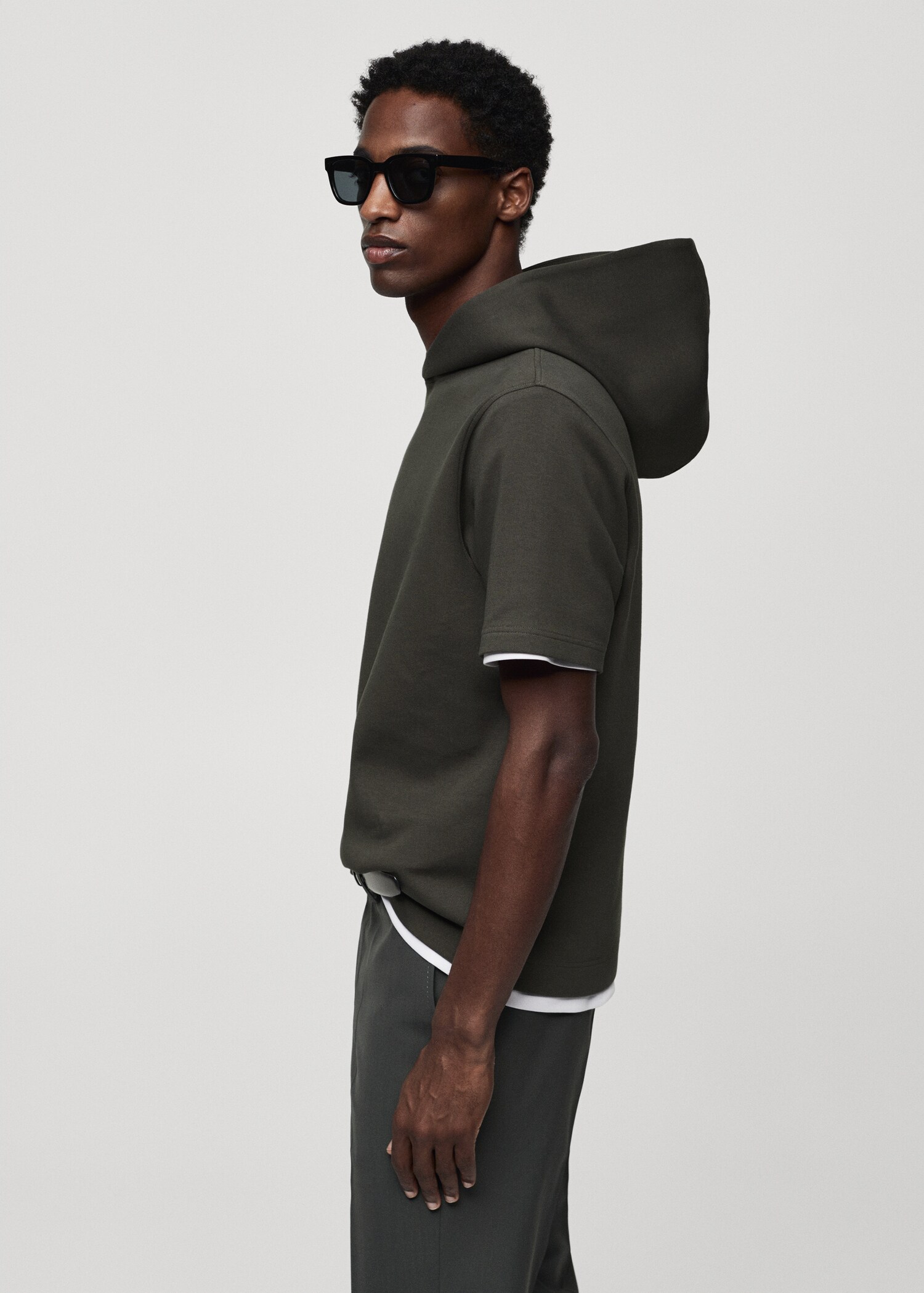 Kurzarm-Sweatshirt mit Kapuze - Detail des Artikels 2