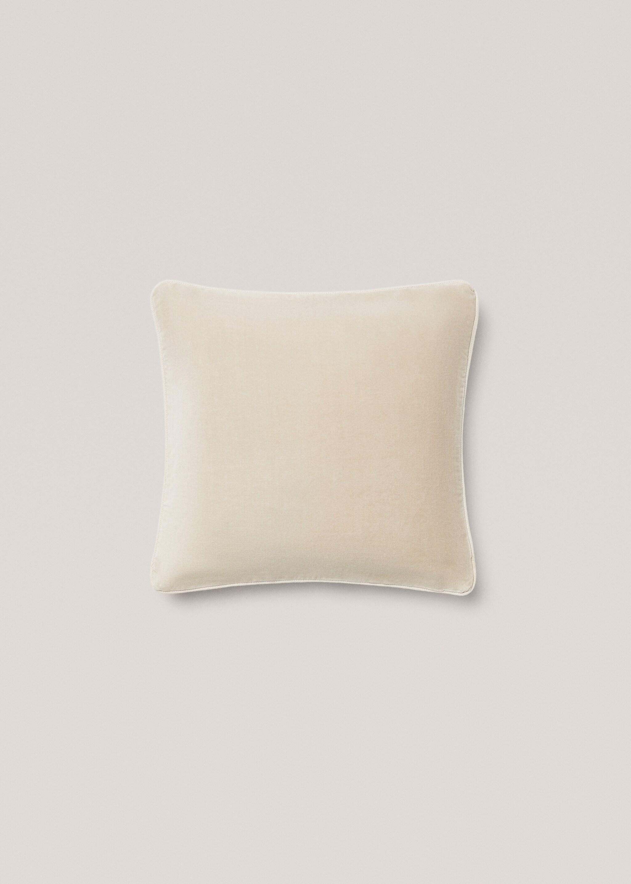 Velvet cushion cover 45x45cm - Article without model, Ecru. Ref: 67015145-00.