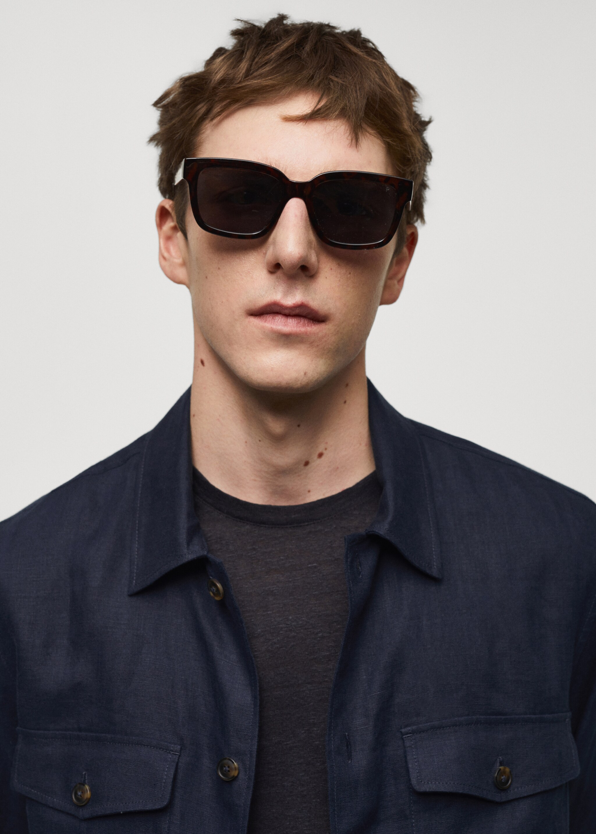 100% linen overshirt with pockets - Details of the article 1