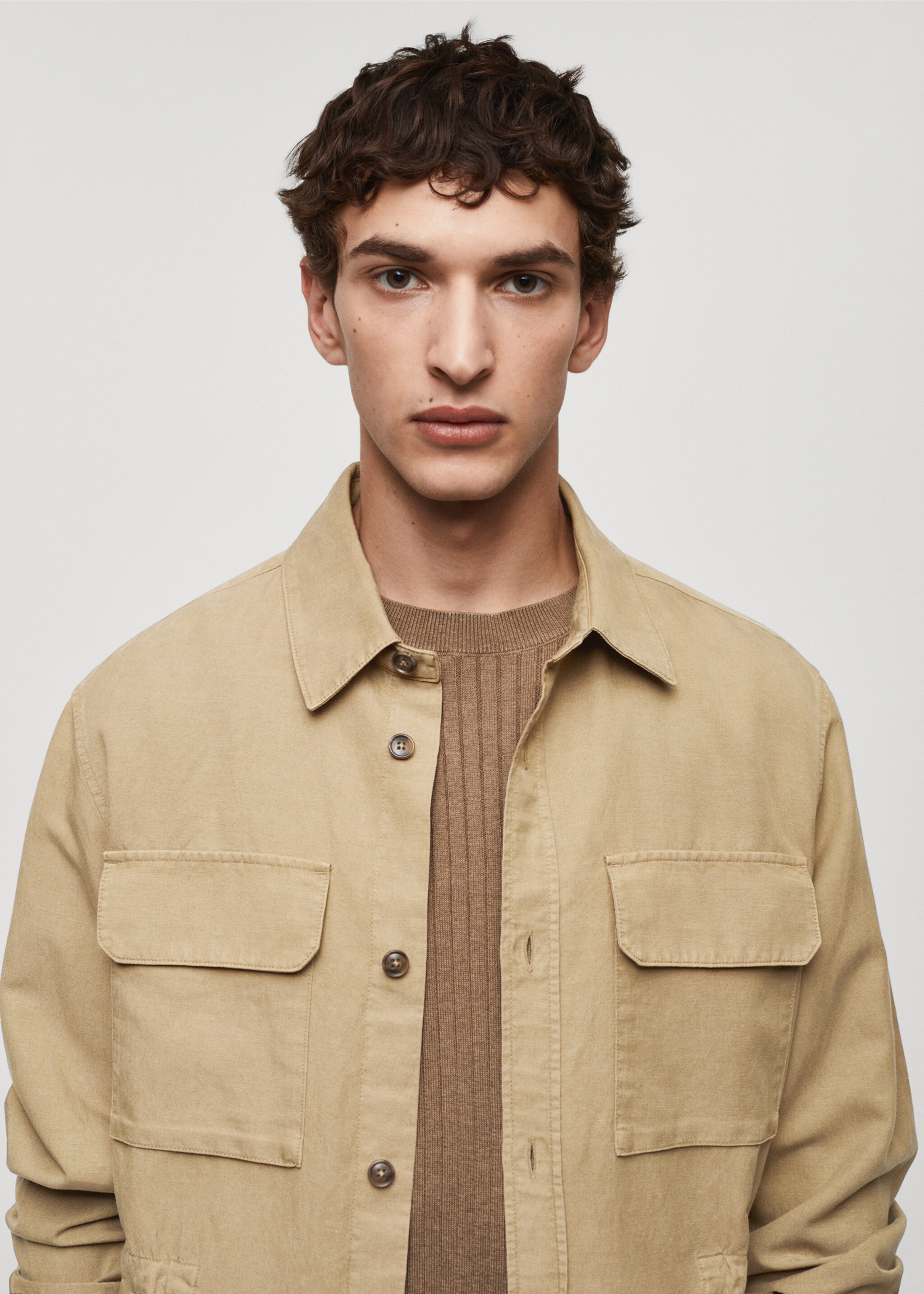 Linen overshirt with pockets - Details of the article 1