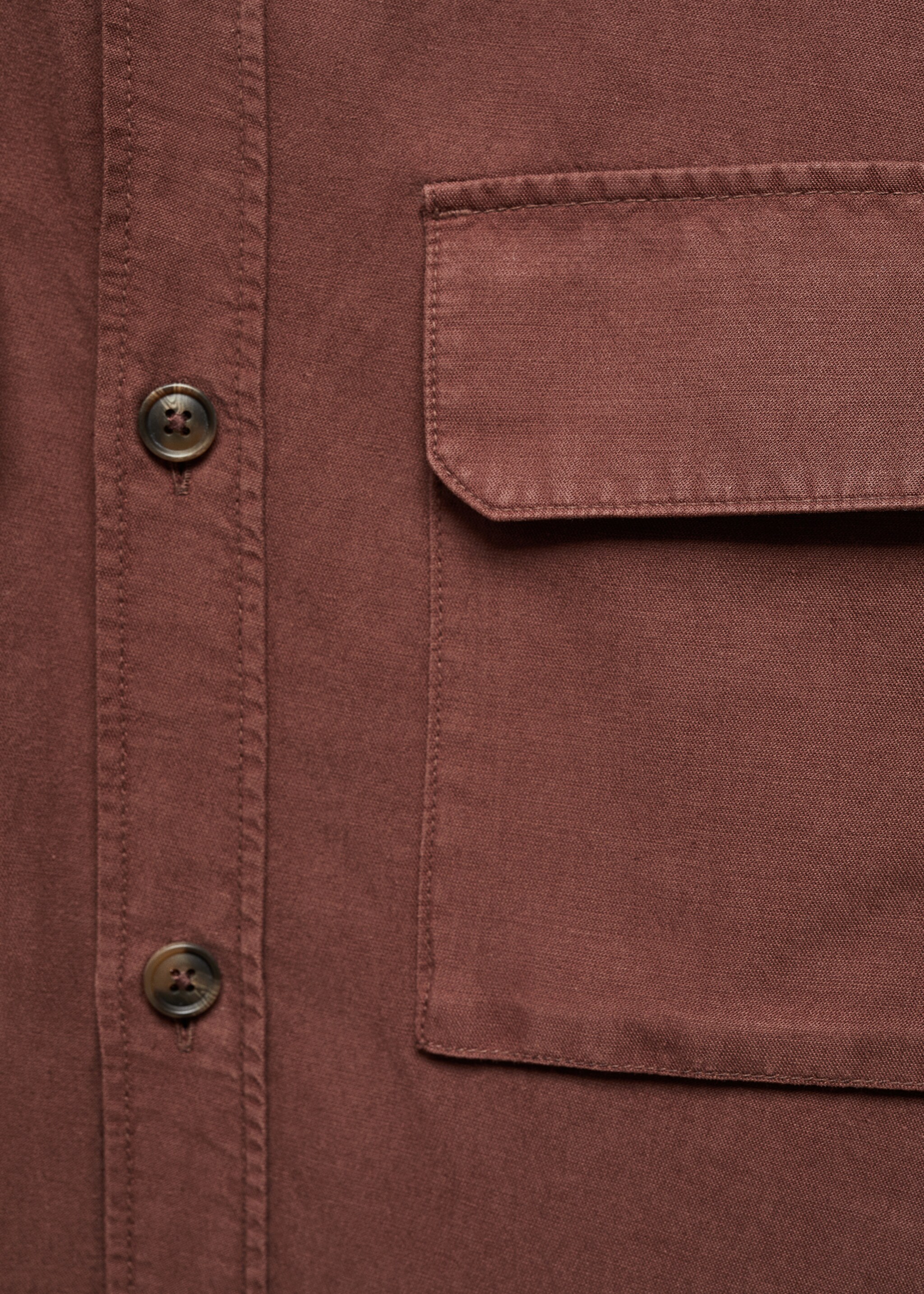 Sobrecamisa de linho com bolsos - Pormenor do artigo 8