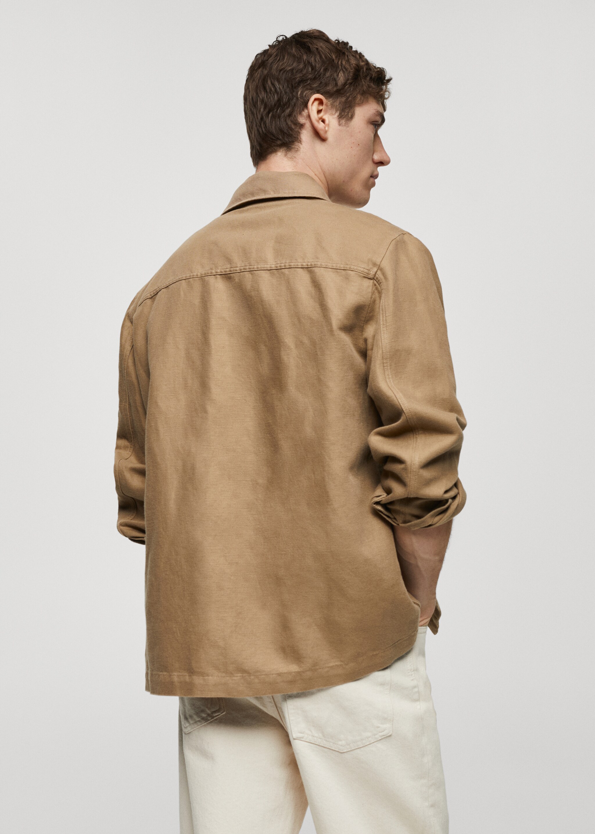 Linen cotton overshirt with pockets - Reverse of the article