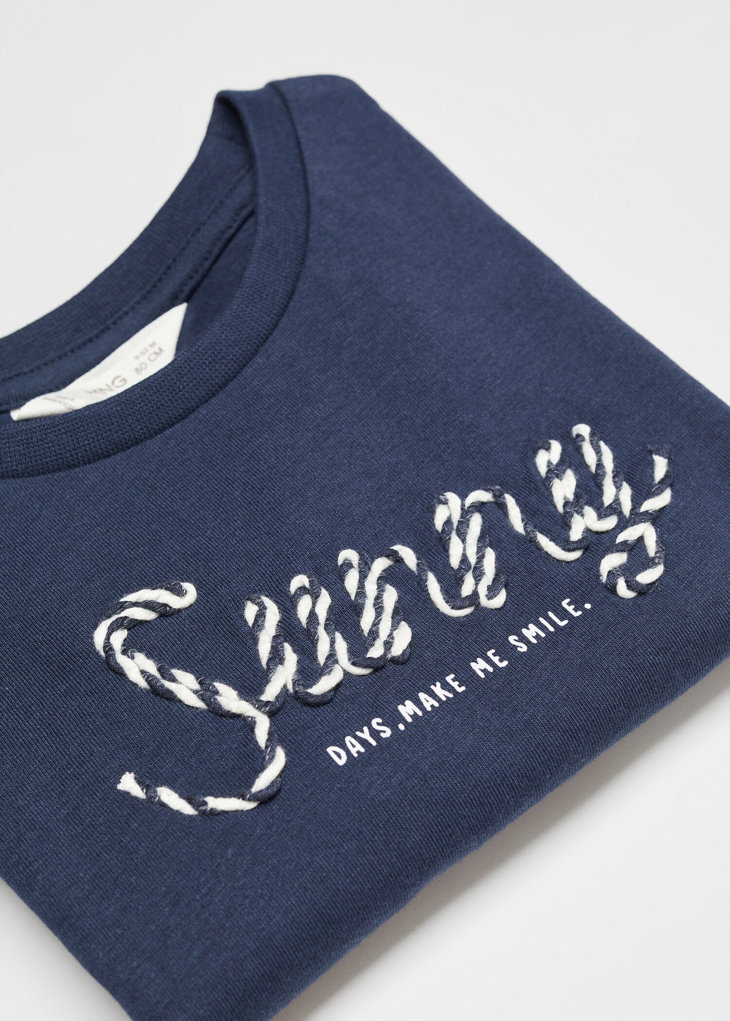 T-Shirt mit gestickter Aufschrift - Detail des Artikels 0