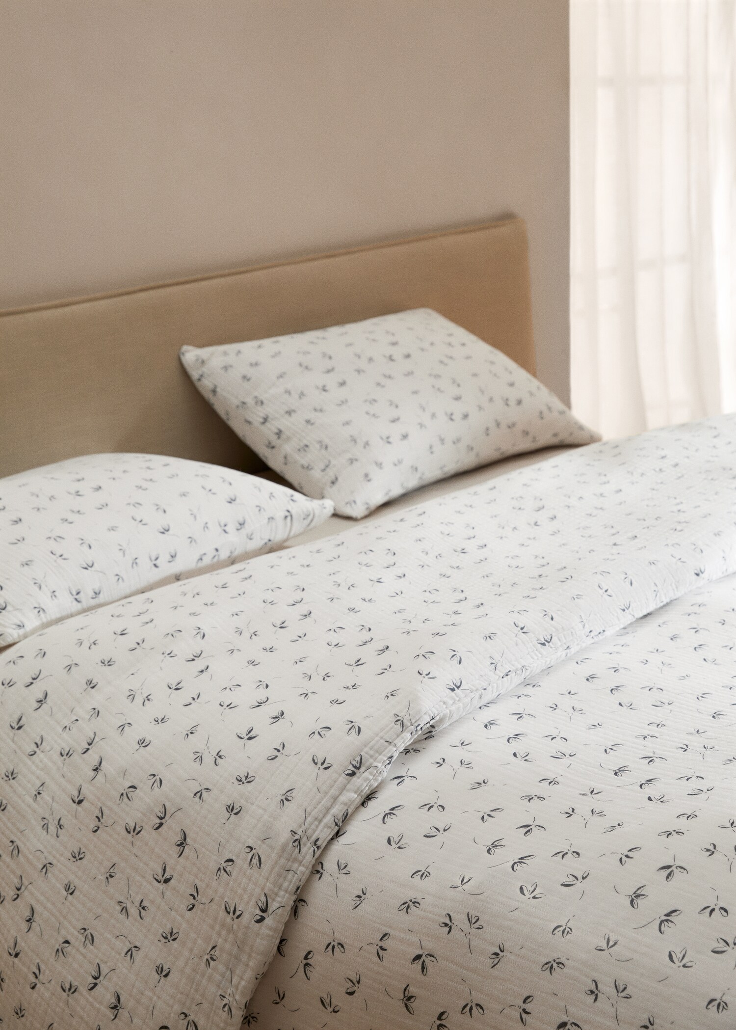 Floral-print chiffon duvet cover for queen bed - Details of the article 8