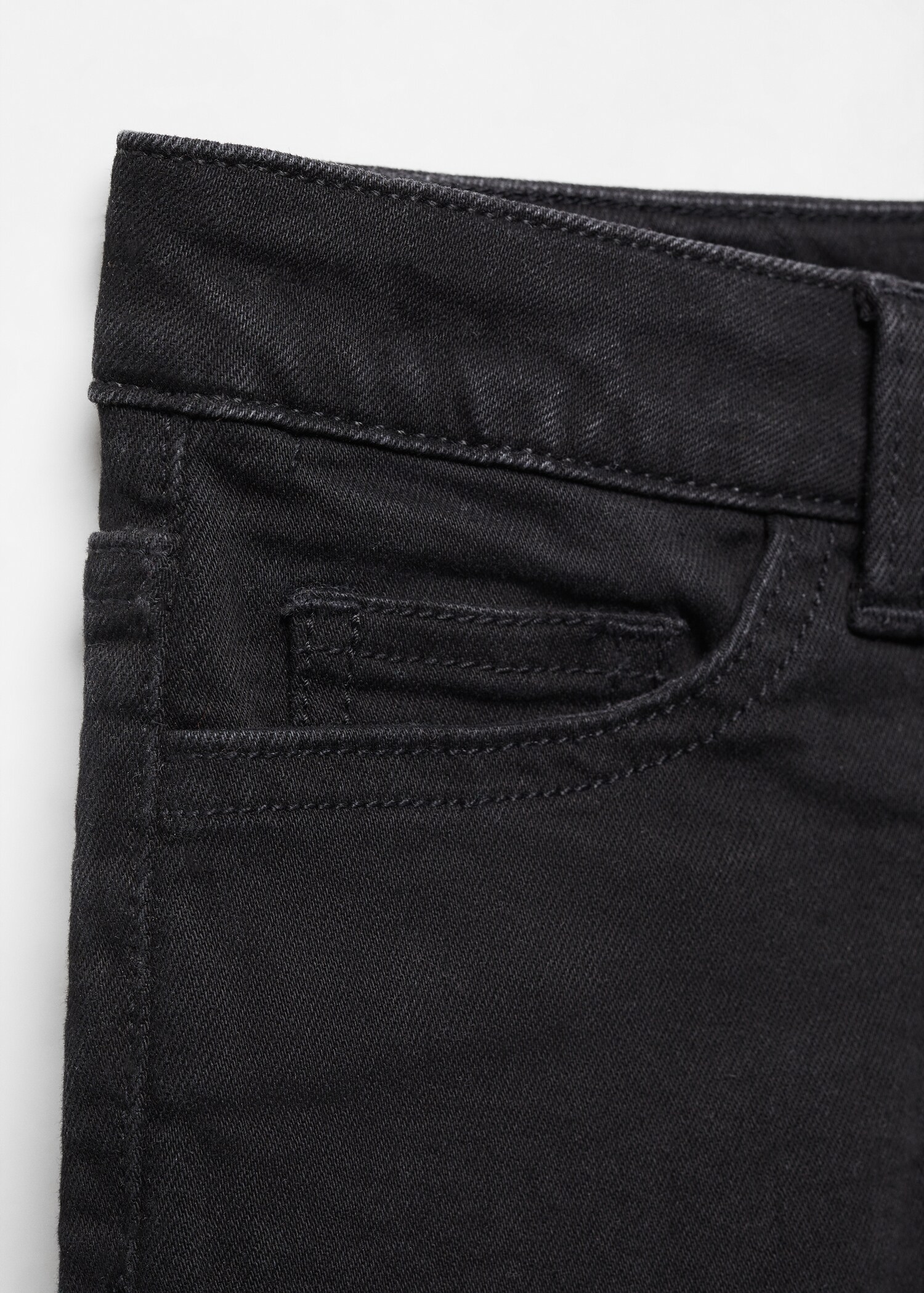 Denim shorts with buttons - Details of the article 8