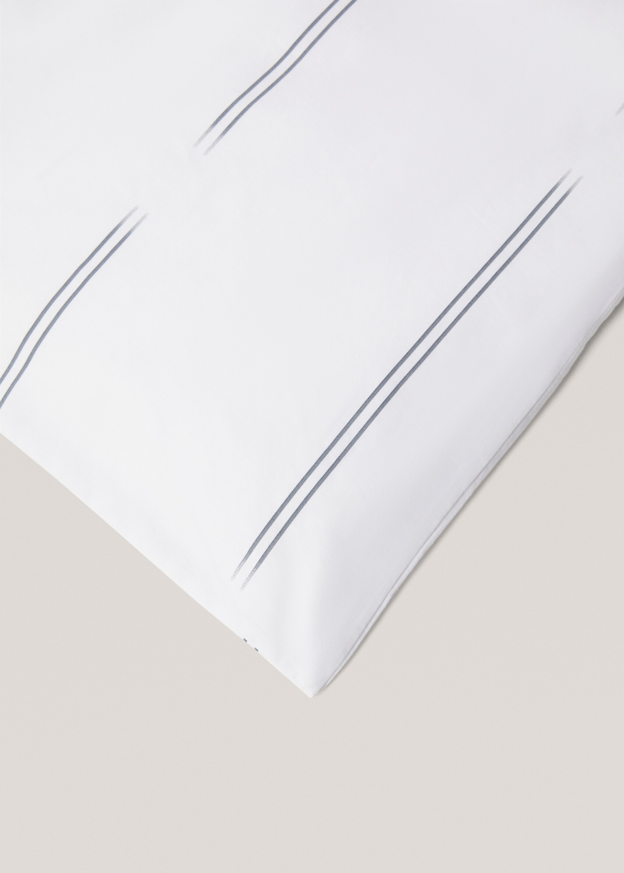Cotton duvet cover with striped design for king bed - Details of the article 3