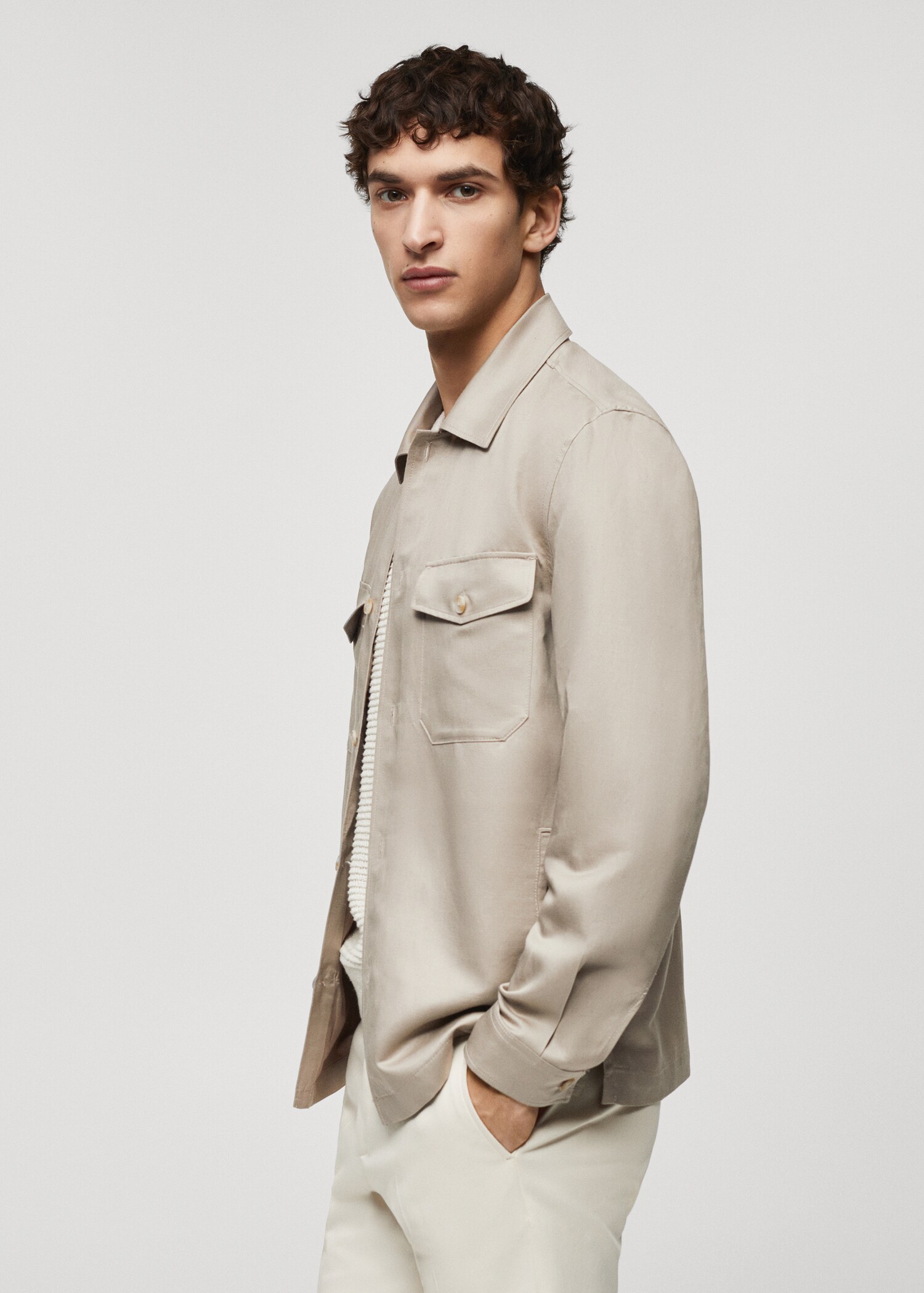 Linen overshirt with pockets - Details of the article 2
