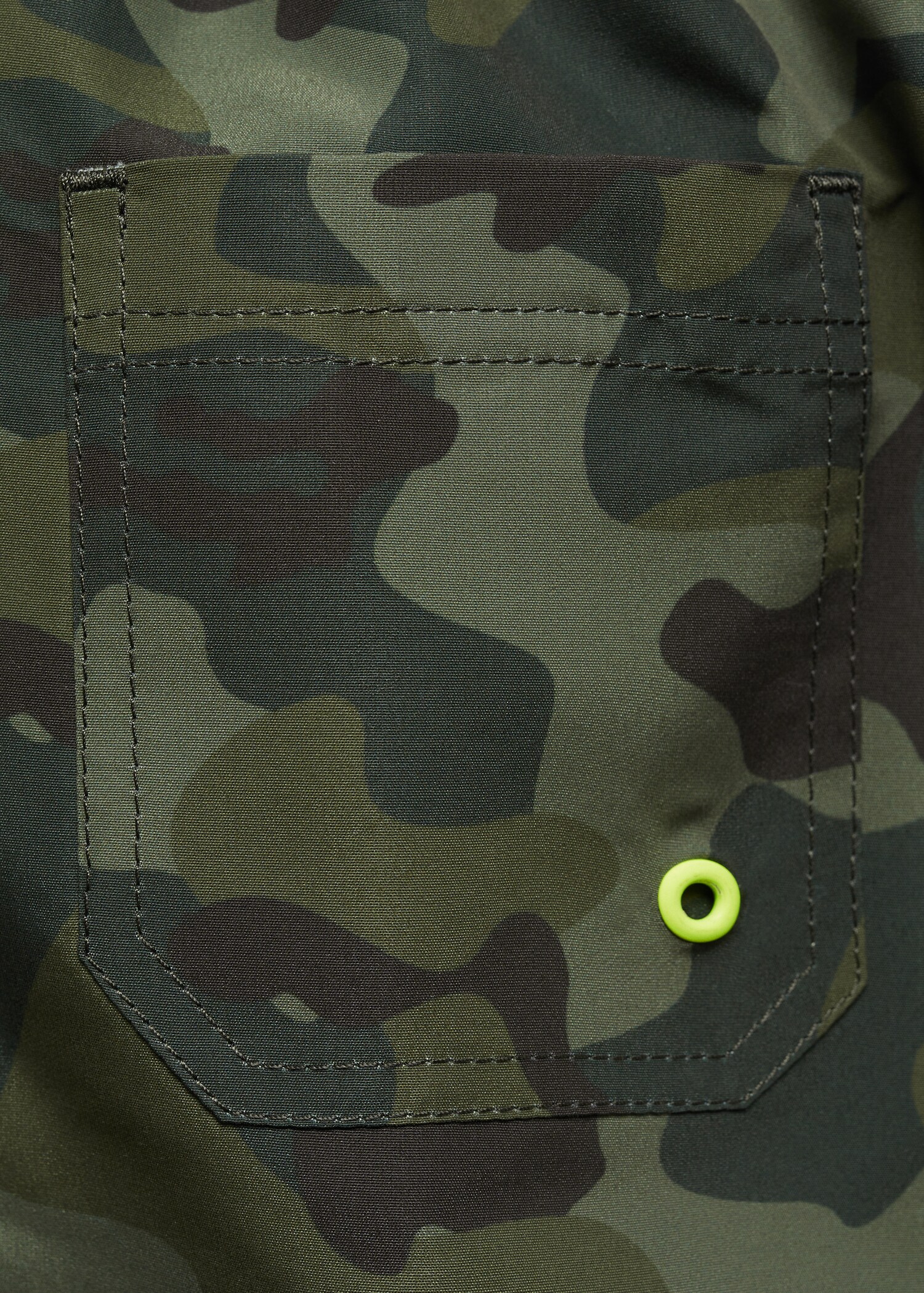 Camouflage print swimming trunks - Details of the article 8