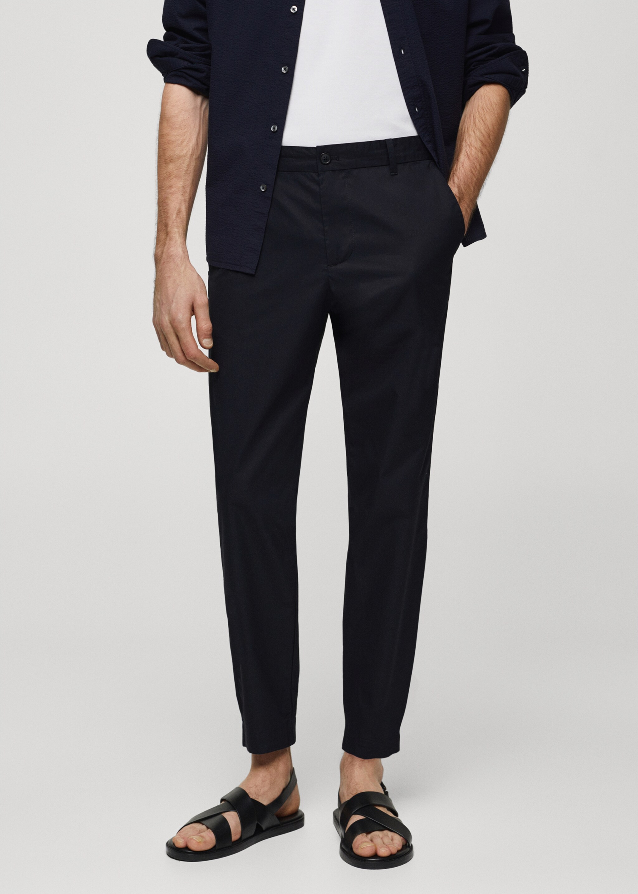 Pantalón slim fit 100% algodón - Plano medio