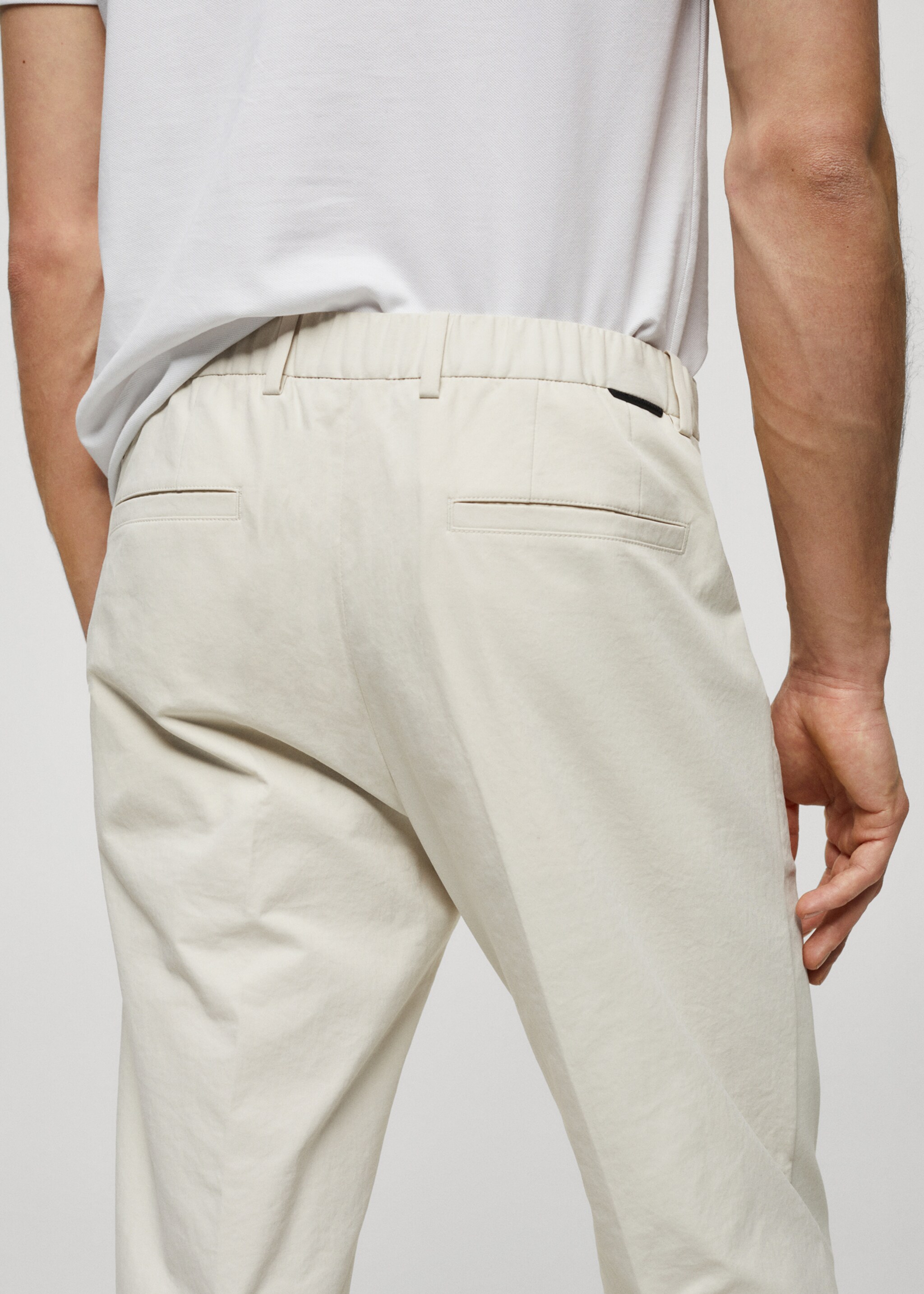 Slim Fit-Hose aus technischem Gewebe - Detail des Artikels 4