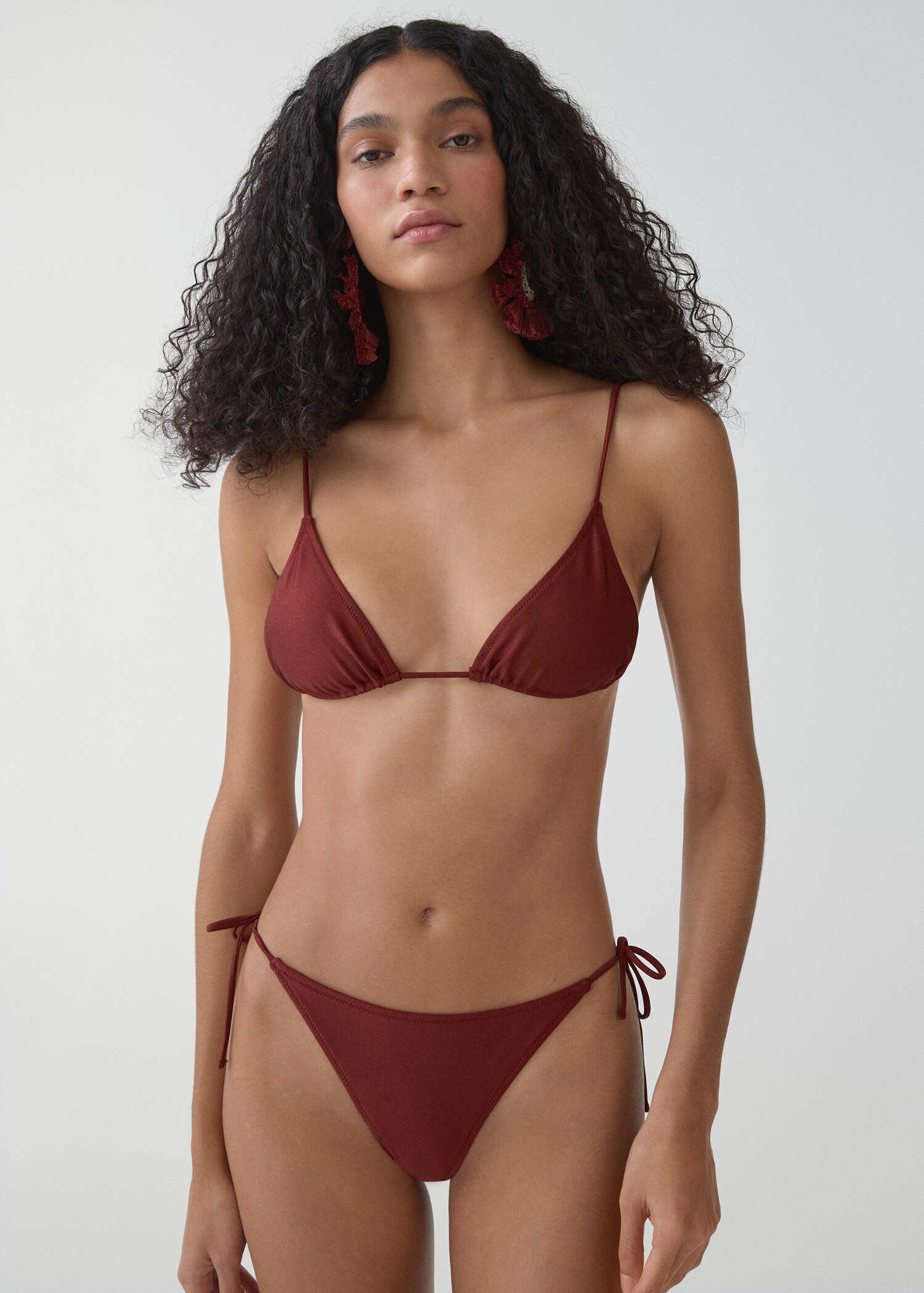 Braguita bikini lazo - Plano medio