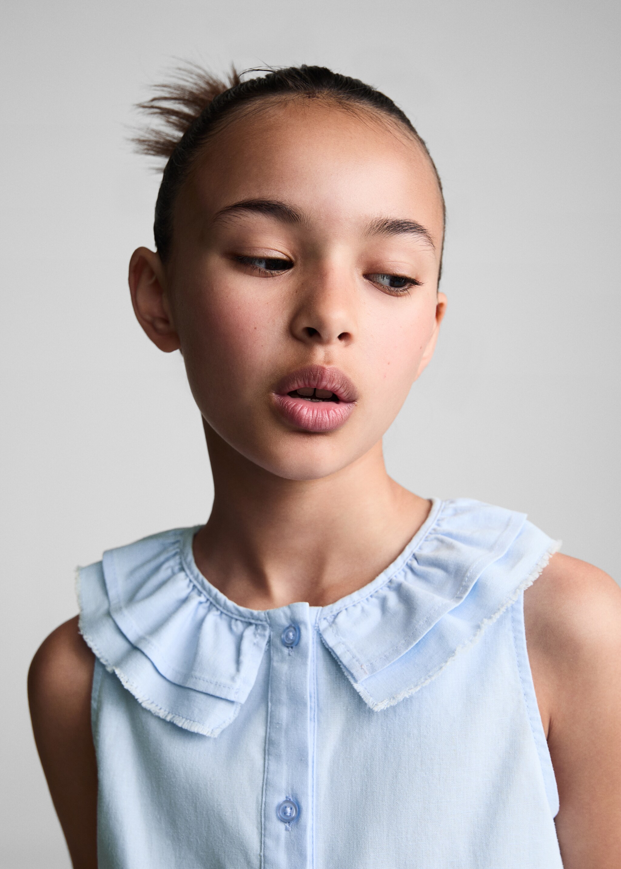 Button linen-blend blouse - Details of the article 1