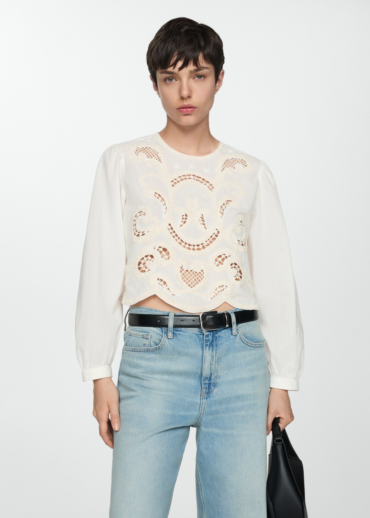 Bestickte Bluse mit Ballonärmel - Mittlere Ansicht
