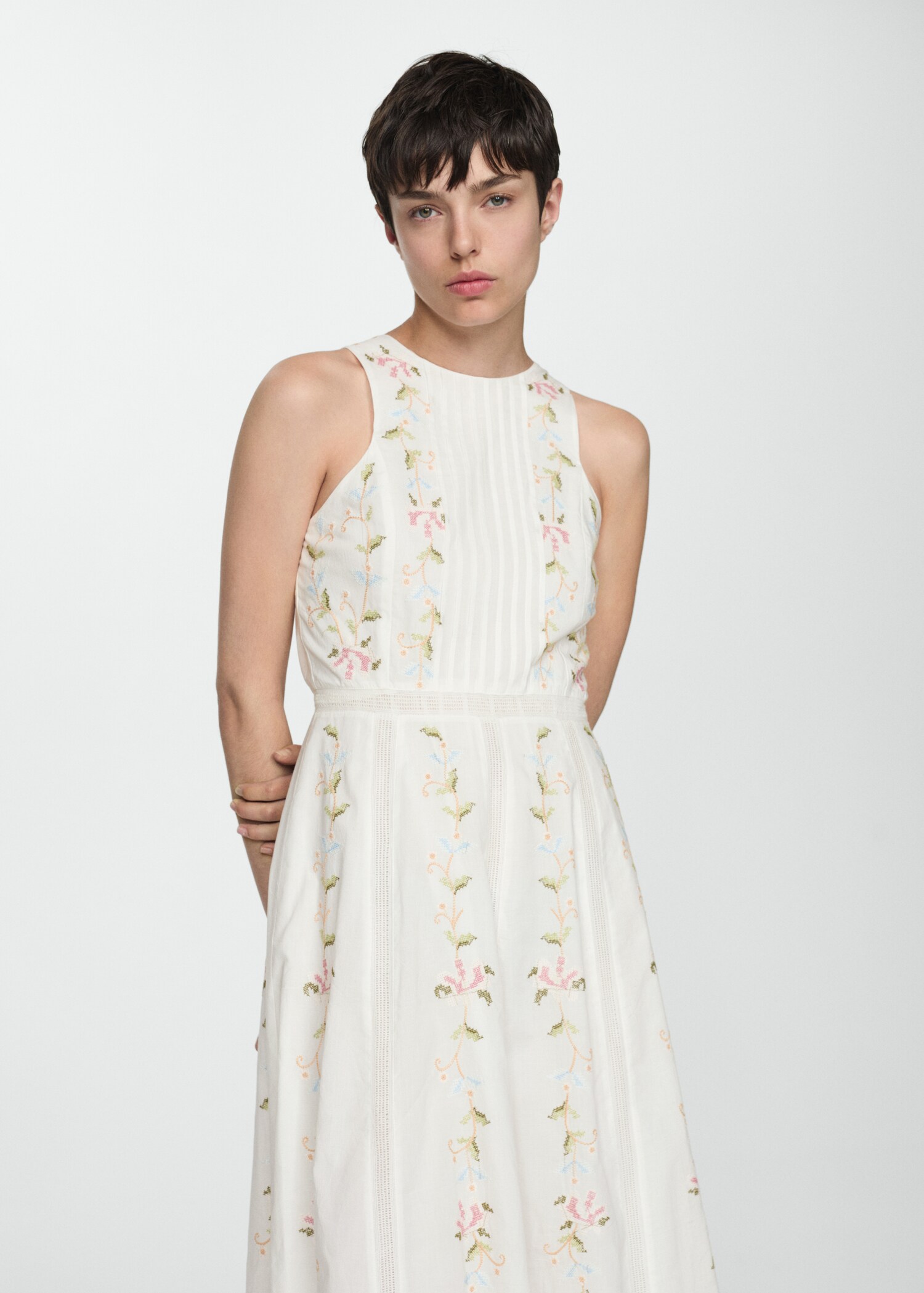 Vestido bordado algodón - Plano medio