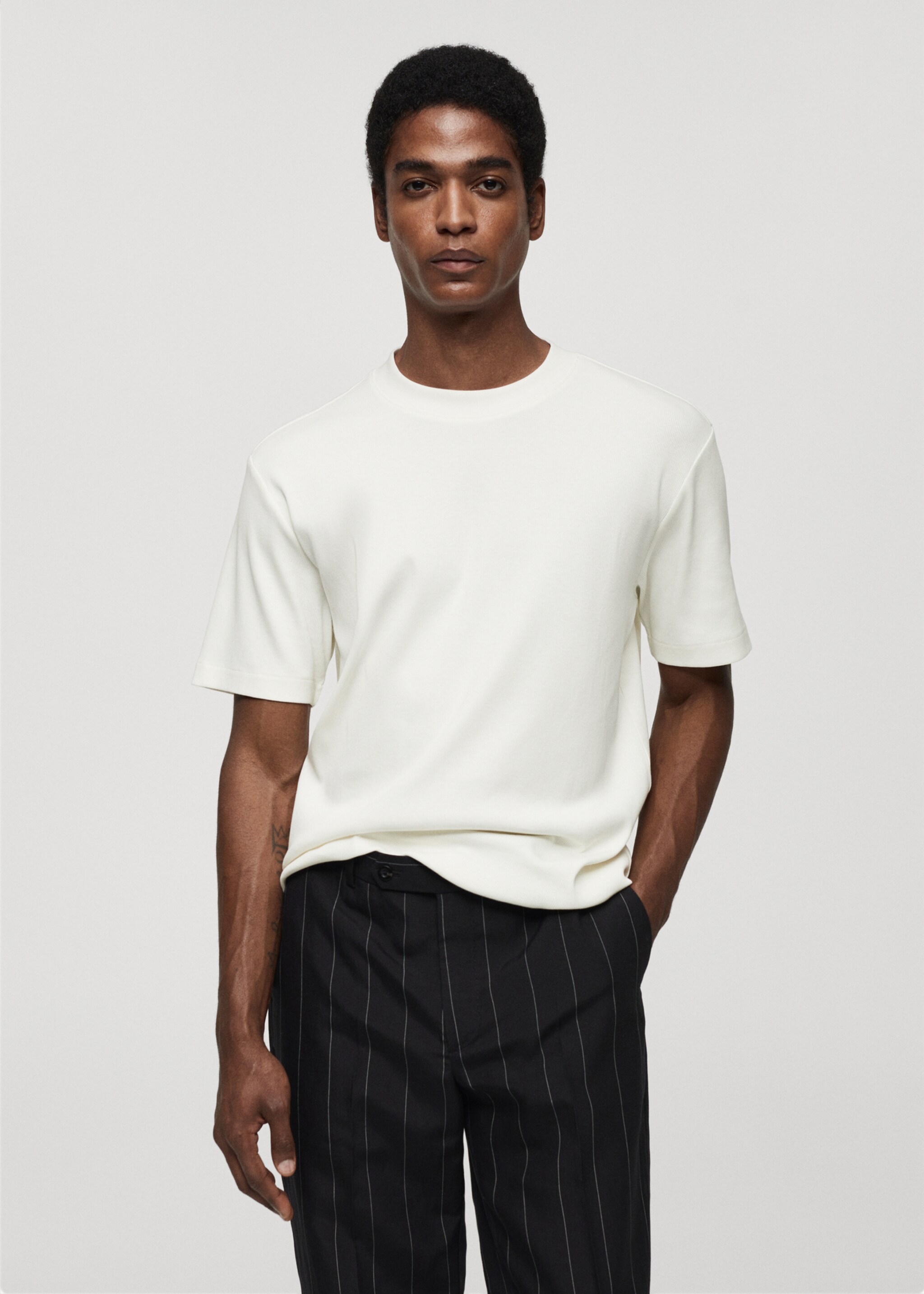 T-shirt regular fit coton - Plan moyen, Blanc cassé. Ref: 67017709-00.