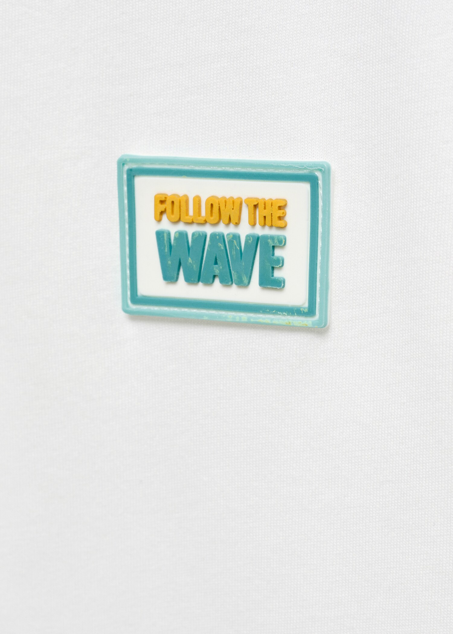 Embossed message t-shirt - Details of the article 8