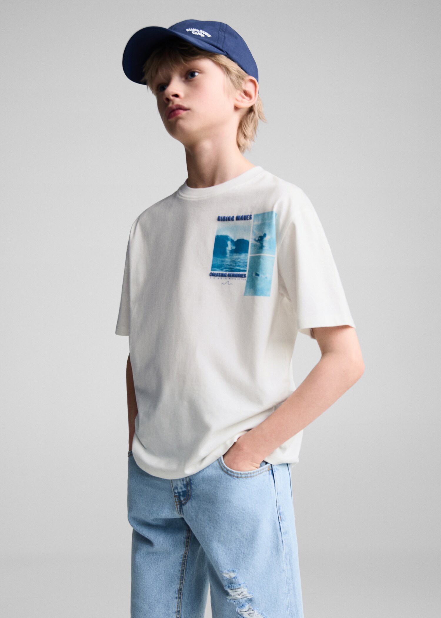 Tryckt bomull-blandning t-shirt - Bild av mittparti