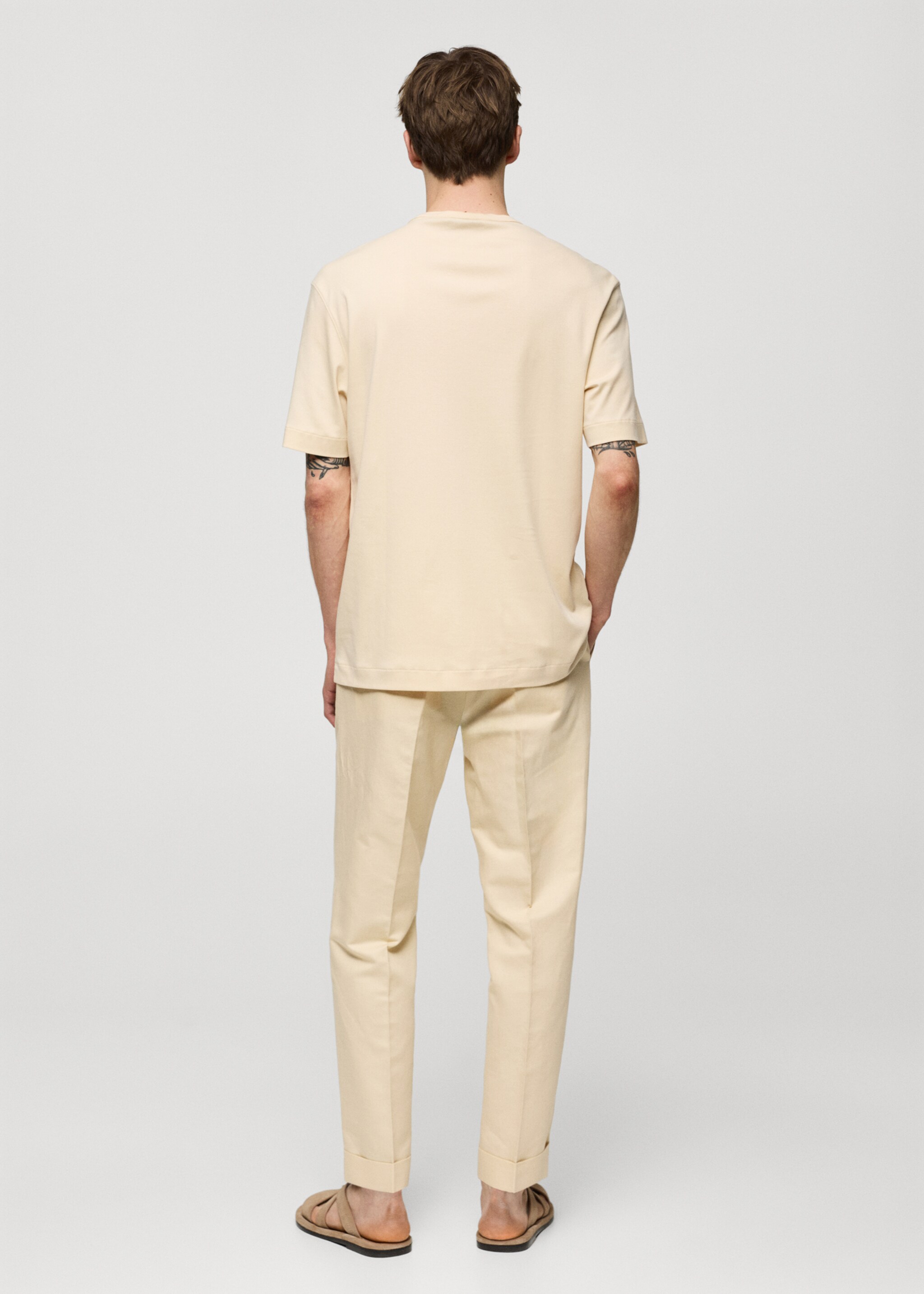 Koszulka slim fit z 100% bawełny - Tylna strona artykułu, Waniliowy. Ref: 67017937-00.