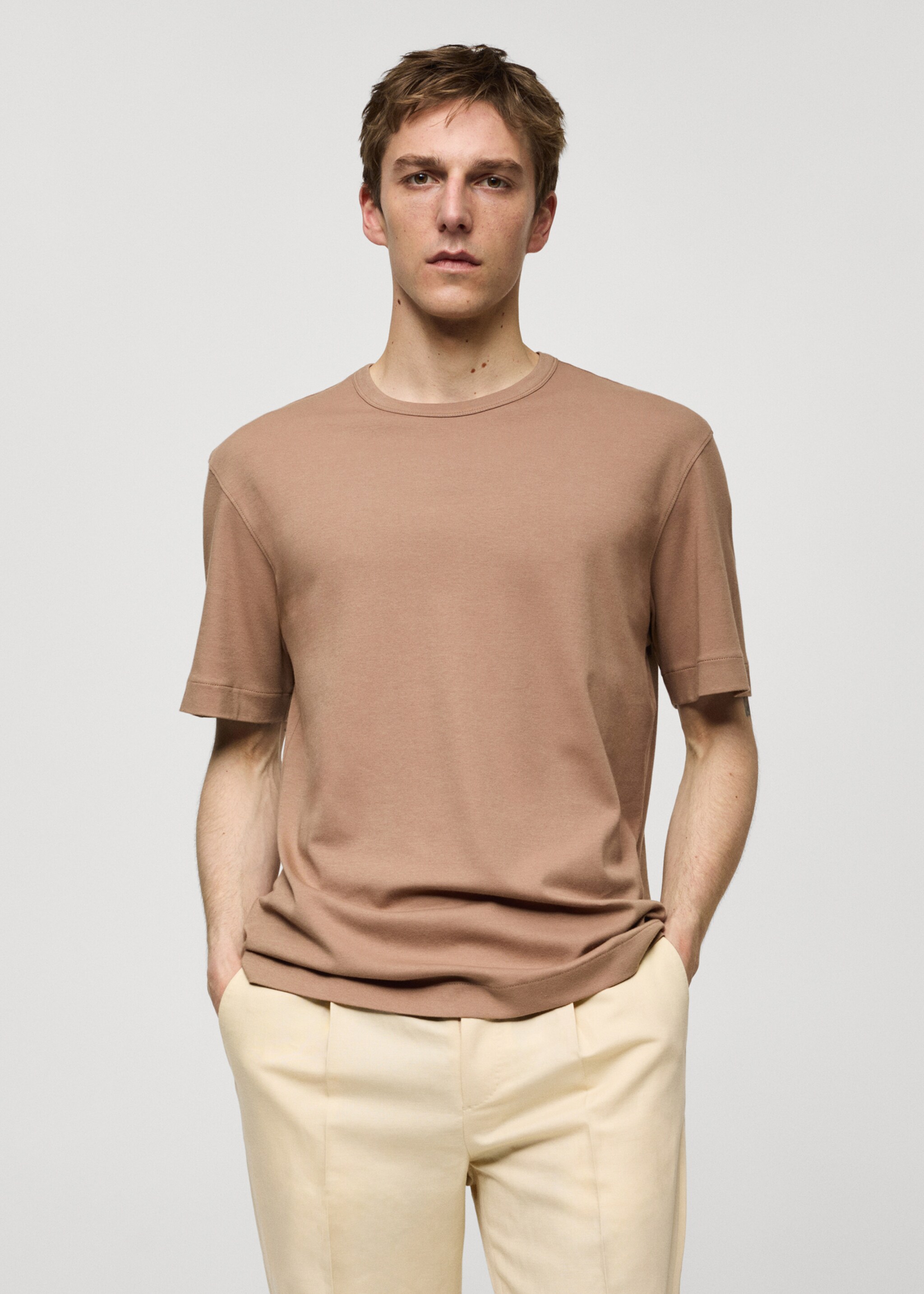 Slim-Fit-T-Shirt aus 100 % Baumwolle - Mittlere Ansicht, Tobacco-Braun. Ref: 67017937-00.